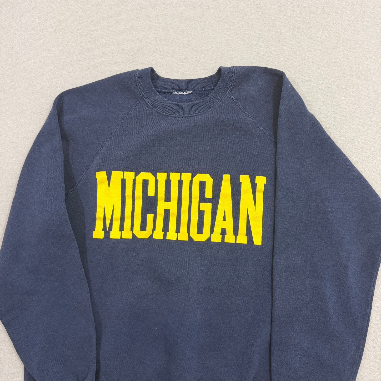 Vintage Vintage Michigan Wolverines Sweatshirt Medium Raglan 80s Size US M / EU 48-50 / 2 - 3 Thumbnail