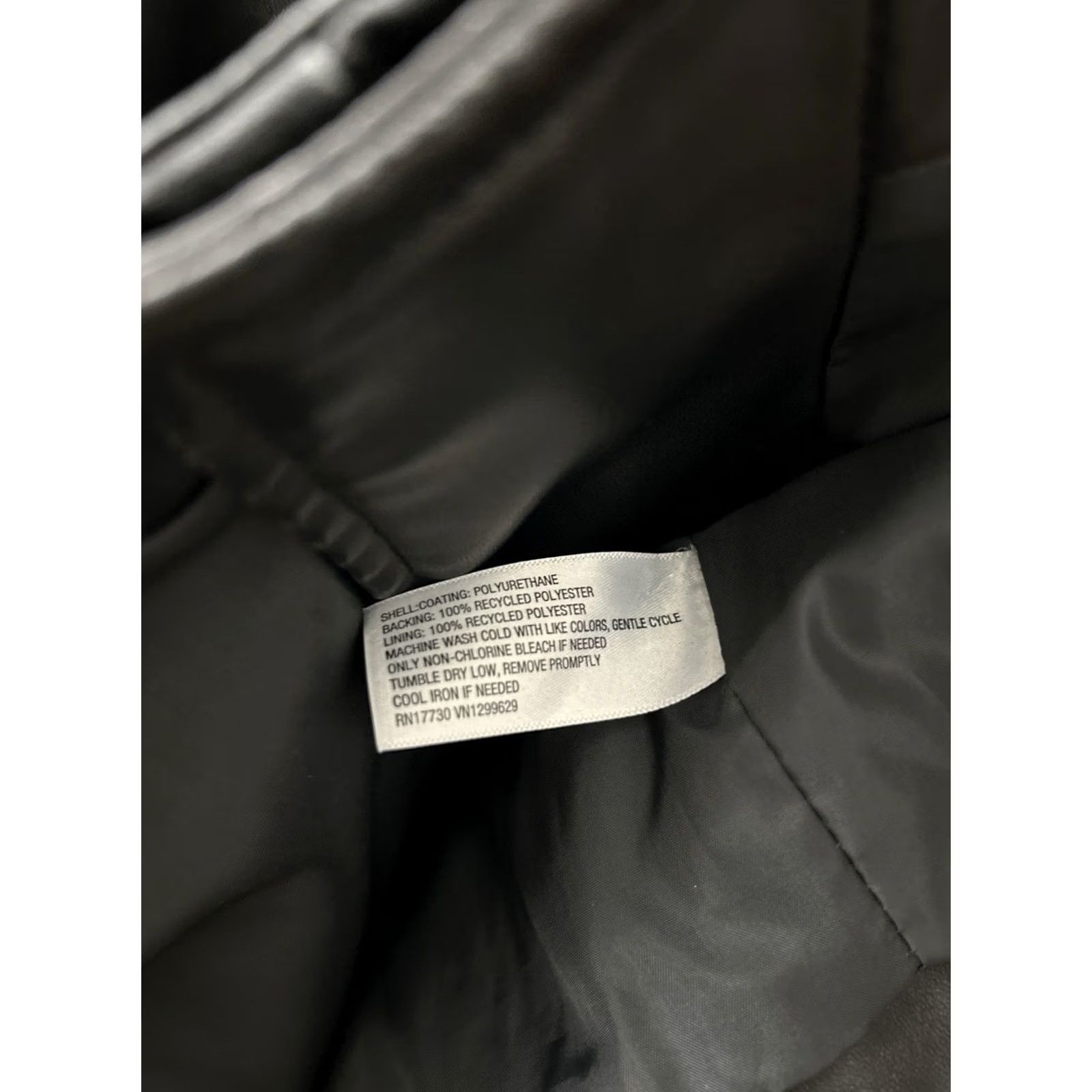 Vintage Wild Fable Faux Leather Jacket Womens L Black Belted Biker Zipper Pocket Short Sleeve 90s Rocker Modern Mens/Womens Size L / US 10 / IT 46 - 7 Thumbnail