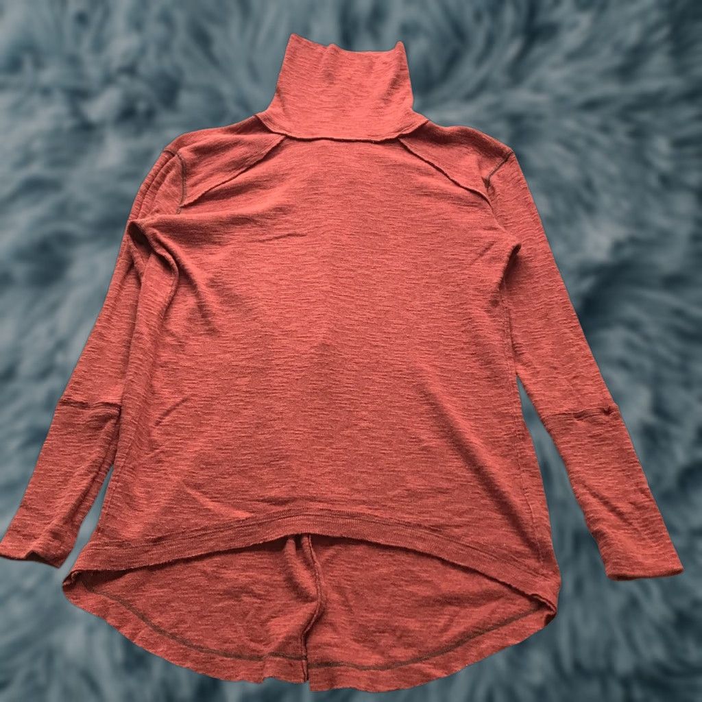 Vintage We The Free Kori Split Back Turtleneck Rust Shirt S Long Sleeve Size S / US 4 / IT 40 - 1 Thumbnail