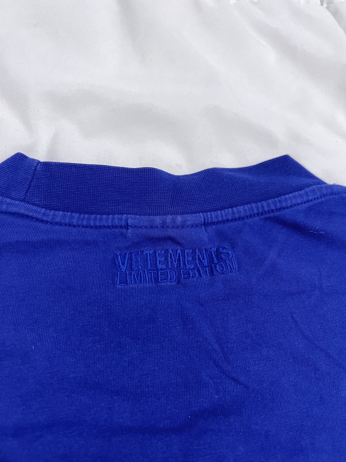 Vetements AUTHENTIC VETEMENTS 2022 DRAGON CRYSTAL LOGO Size US S / EU 44-46 / 1 - 4 Thumbnail