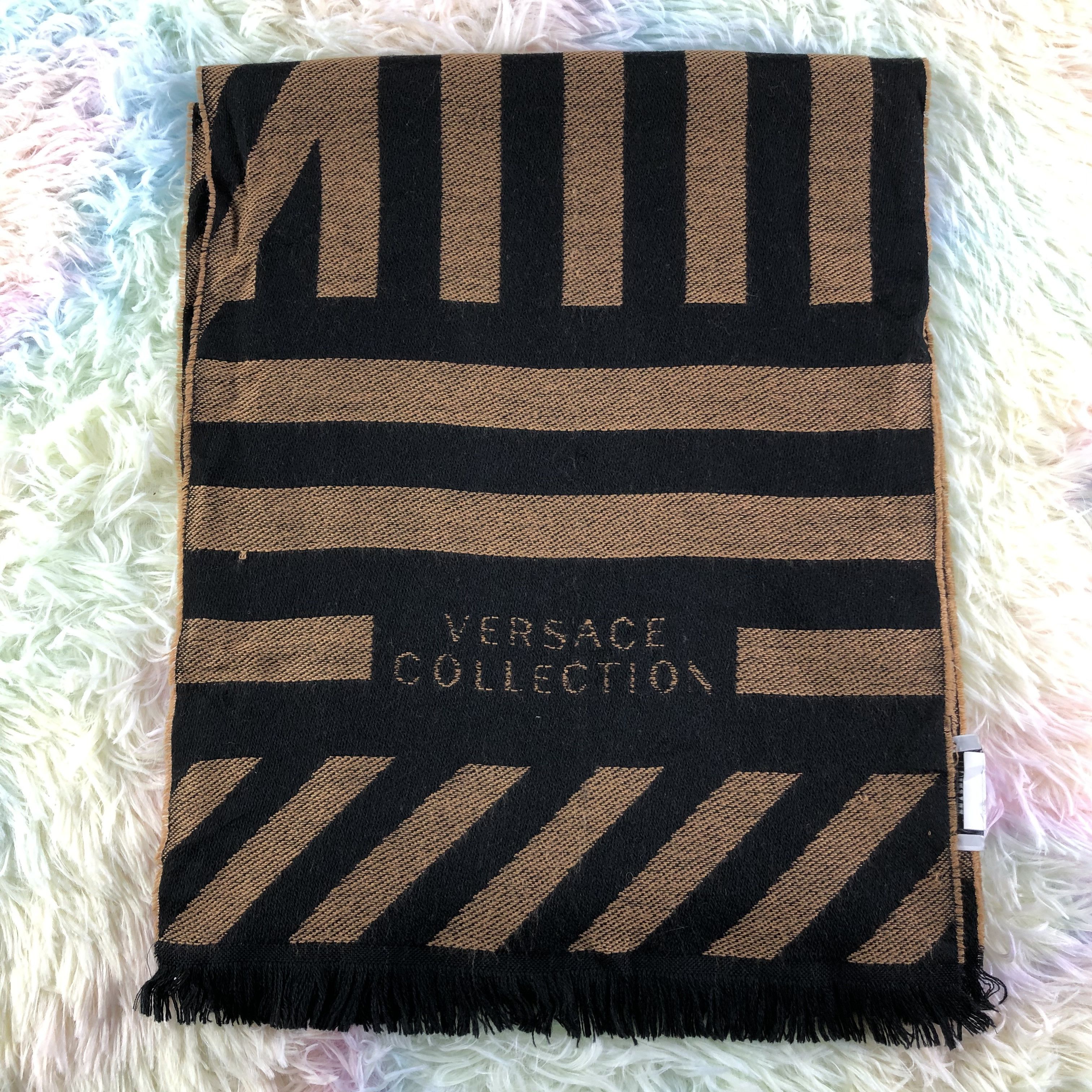 Vintage Versace Scarf / Muffler / Neckwear - KM387 Size ONE SIZE - 2 Thumbnail