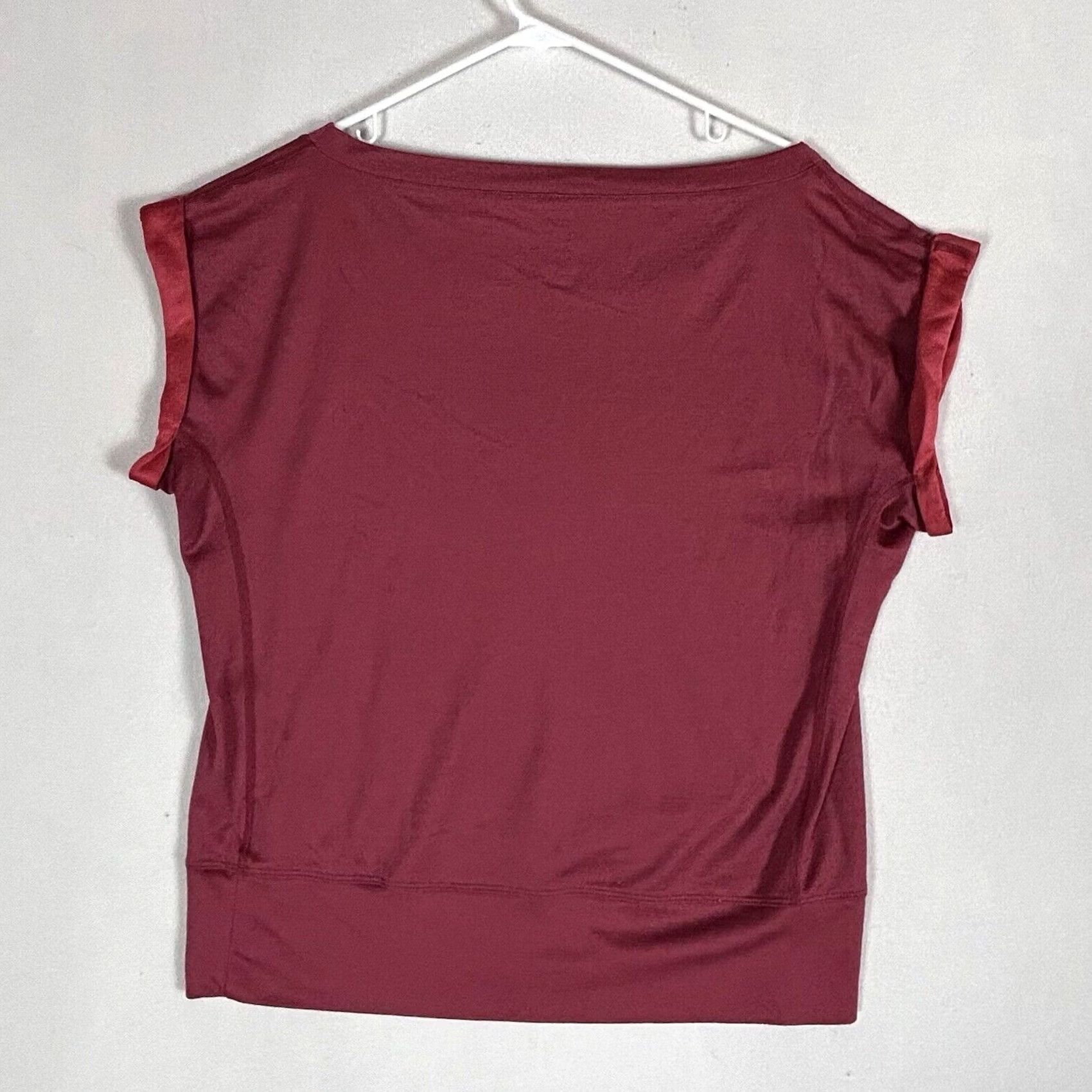 Nike Nike Dri-FIT Banded Top Short Sleeve Medium Red Women's Activewear Athleisure Polyester Wool Relaxed Scoop Neck Pullover Casual Size M / US 6-8 / IT 42-44 - 4 Thumbnail