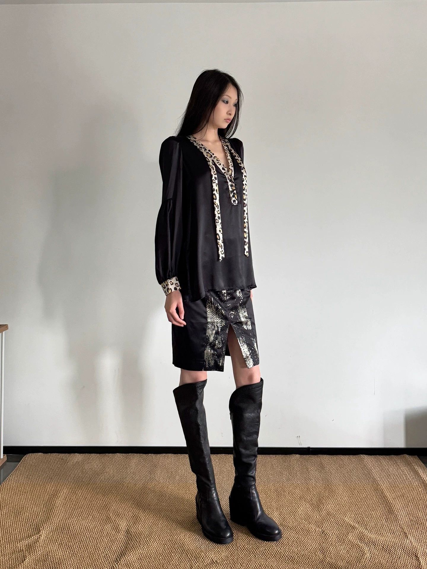 Just Cavalli Just Cavalli Leopard Silk Padded Puff Sleeve Top XS Size XS / US 0-2 / IT 36-38 - 4 Thumbnail