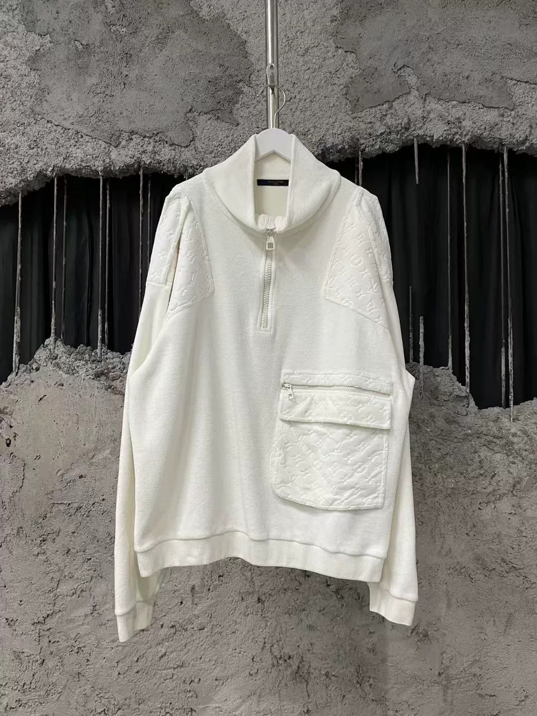 Louis Vuitton Louis Vuitton Velvet Embossed Monogram Half-Zip Sweatshirt Size US L / EU 52-54 / 3 - 1 Thumbnail