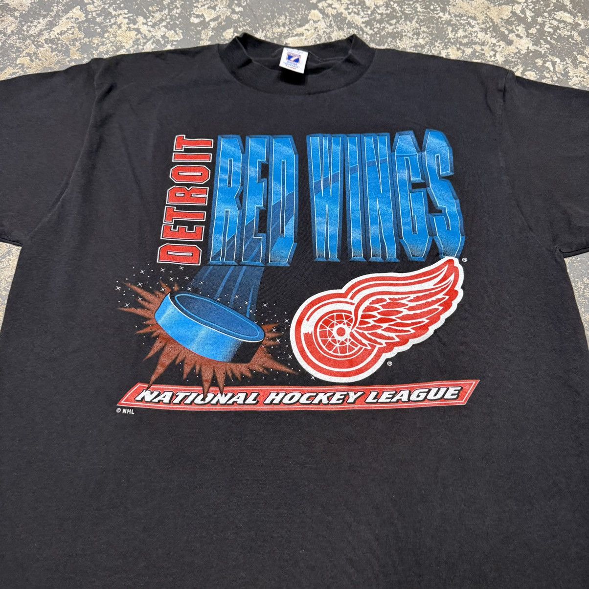 NHL Vintage Detroit Red Wings NHL Black 90s Hockey Tshirt Size US XL / EU 56 / 4 - 3 Thumbnail