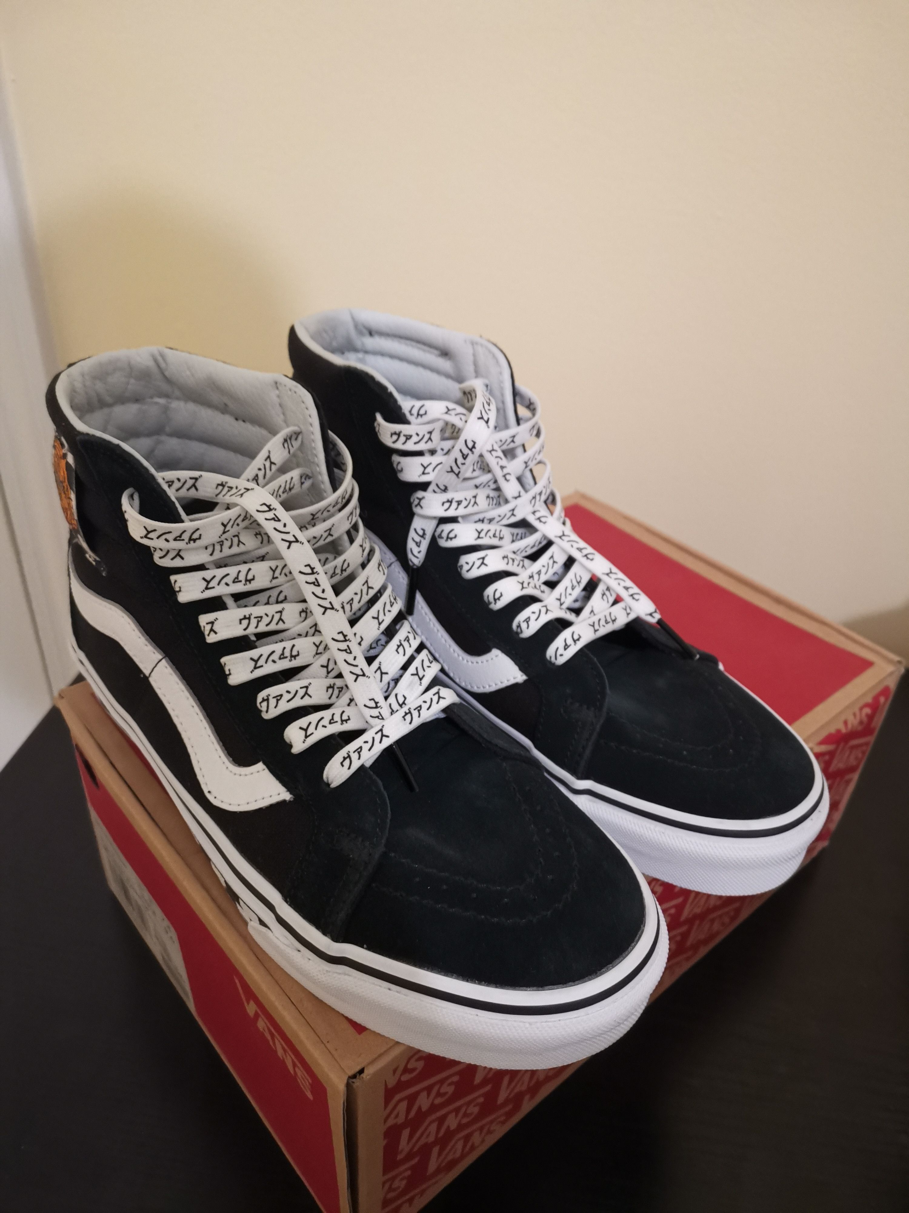 Vans Vans SK8-Hi Size 7.5 Pack Tiger Patch + OG Cap Size US 7.5 / EU 40-41 - 4 Thumbnail