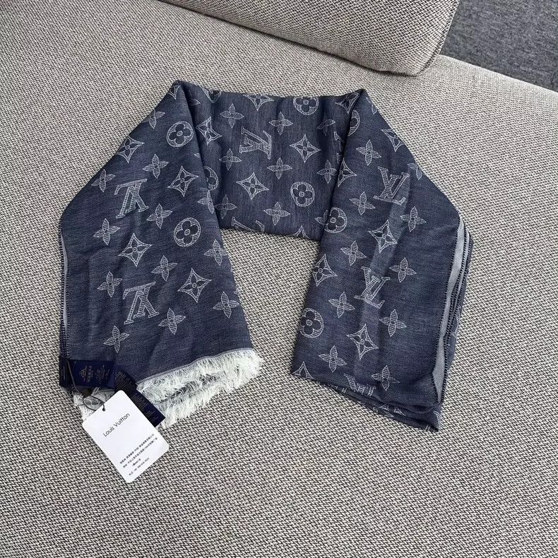 Louis Vuitton Louis Vuitton Blue wool scarf Size ONE SIZE - 4 Thumbnail