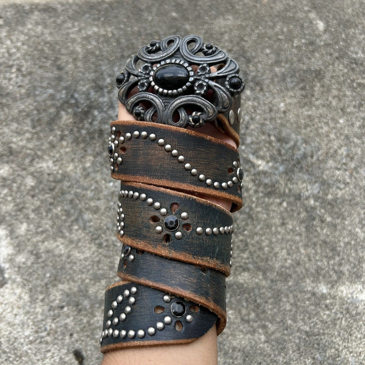 If Six Was Nine Vintage studded leather belt ⚫️ Size ONE SIZE - 3 Thumbnail