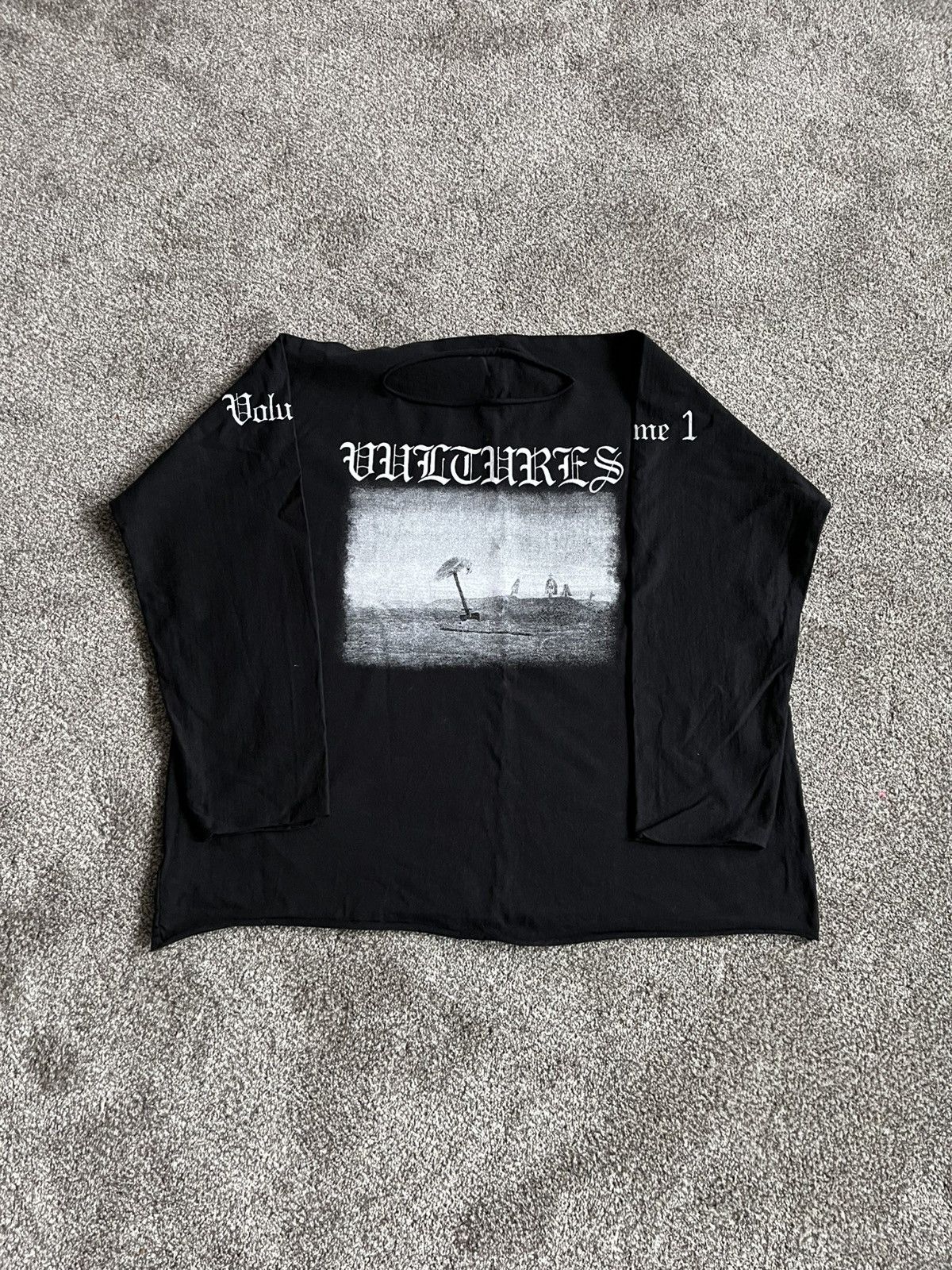 Yeezy Yeezy Vultures V1 Long Sleeve Size US L / EU 52-54 / 3 - 1 Thumbnail