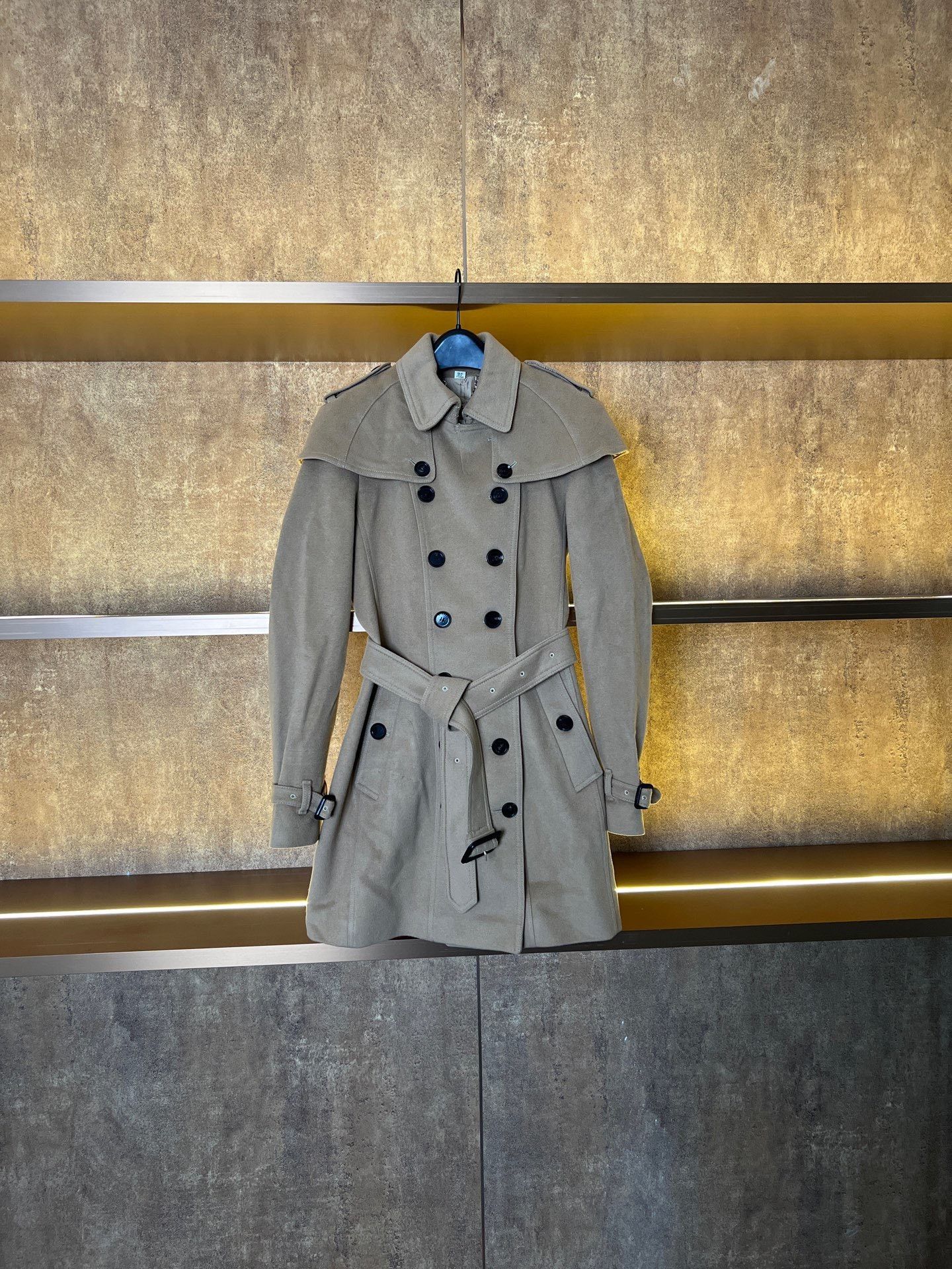 Burberry Burberry Coat L Women Size L / US 10 / IT 46 - 1 Thumbnail