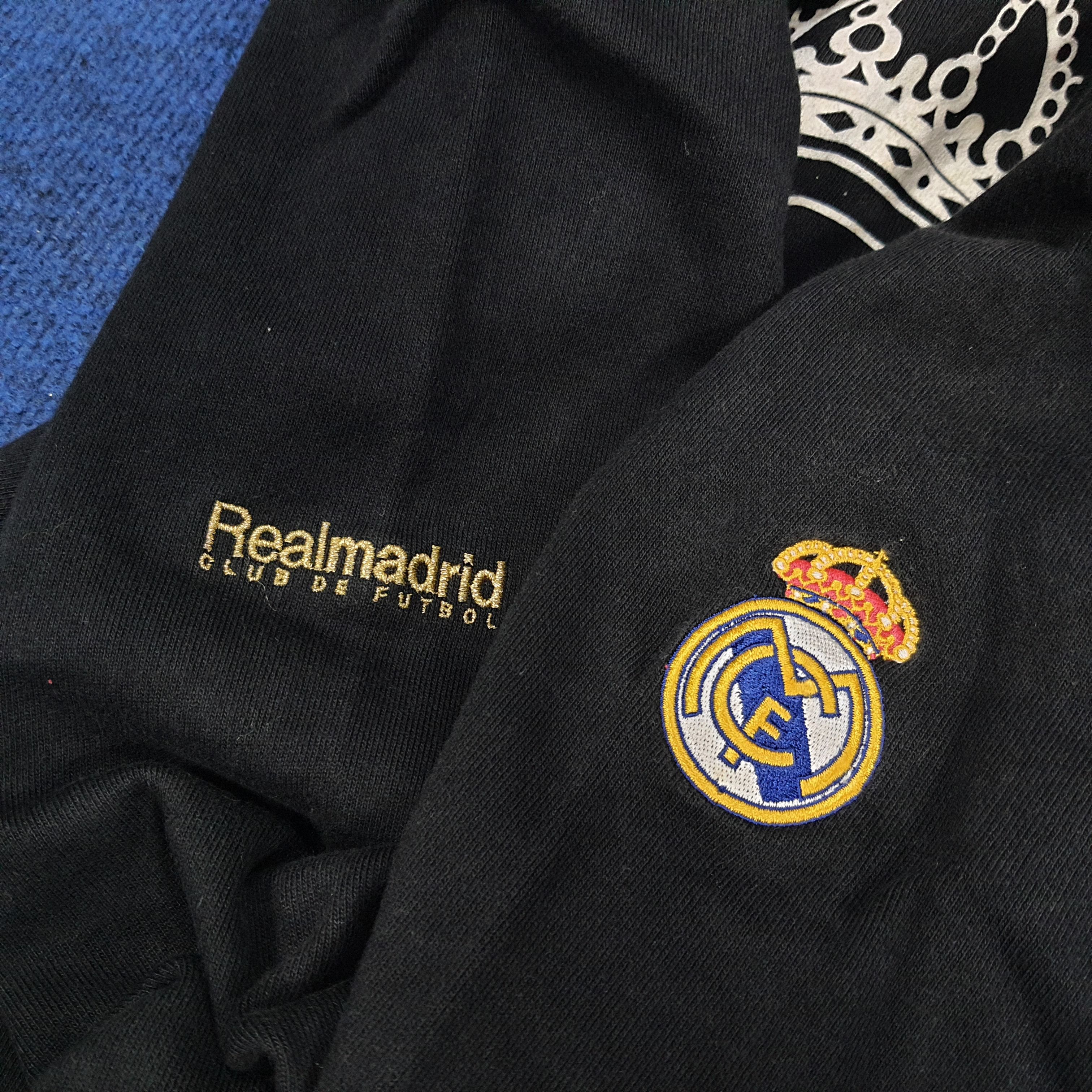 Adidas × Vintage Vintage Adidas Real Madrid Center Logo Hoodie Size US S / EU 44-46 / 1 - 8 Thumbnail