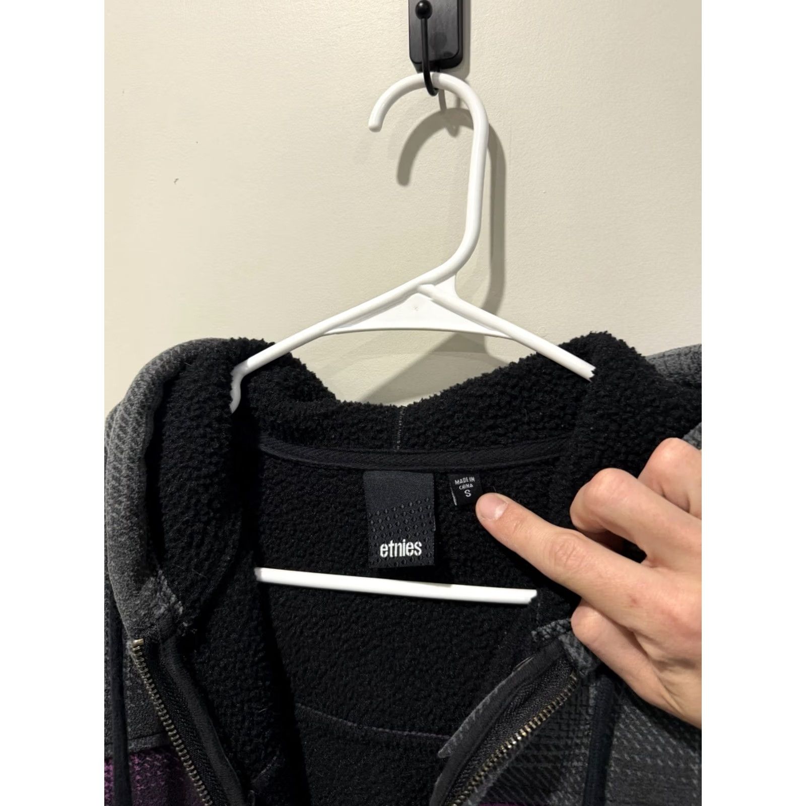 Etnies VINTAGE Etnies Hoodie Shirt? Size US S / EU 44-46 / 1 - 3 Thumbnail