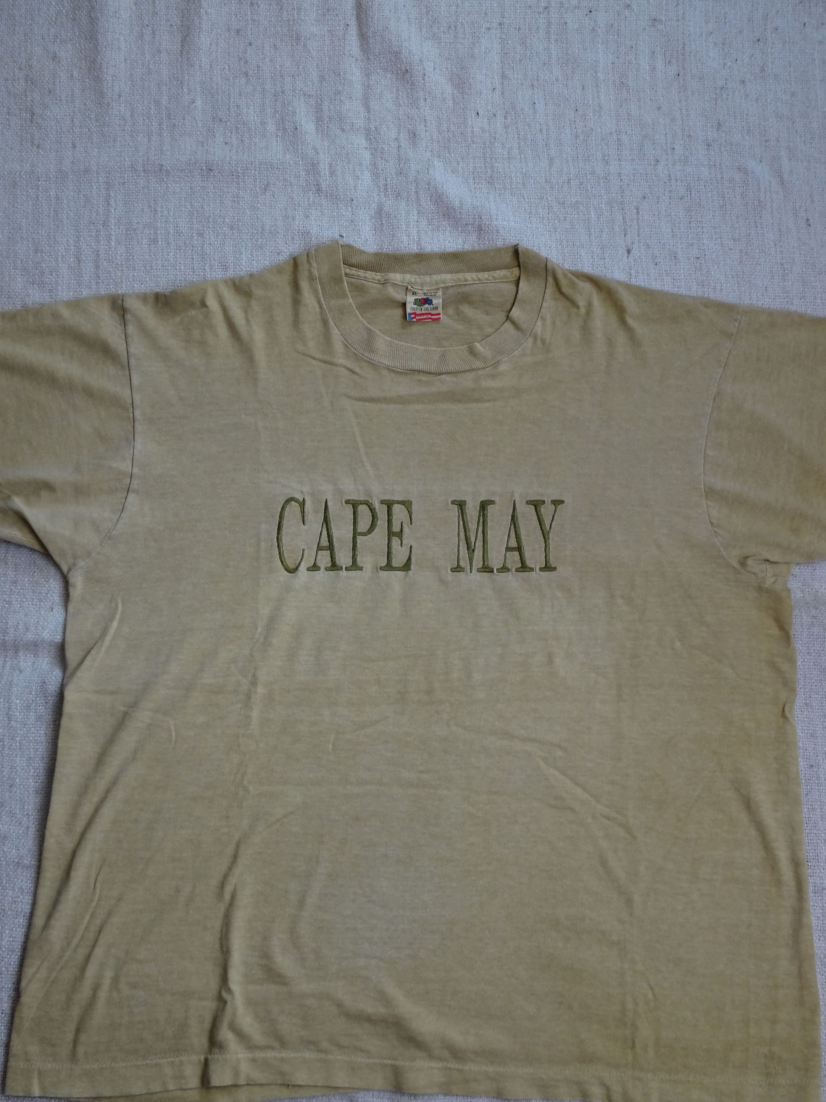 Fruit Of The Loom Vtg 90s Single Stitch Beige Embroidered Cape May Tee Size US XL / EU 56 / 4 - 2 Thumbnail