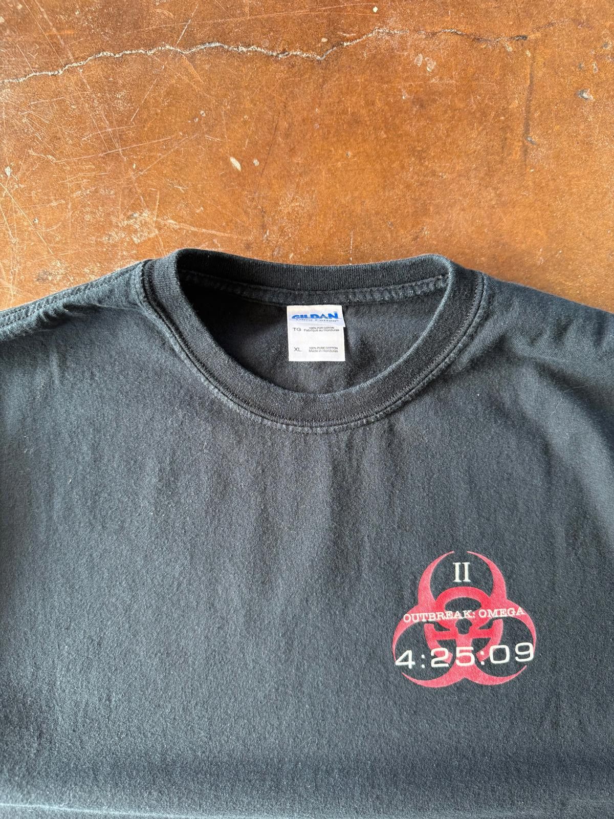 Vintage 2009 Outbreak Omega PC video game shirt (XL) Size US XL / EU 56 / 4 - 4 Thumbnail