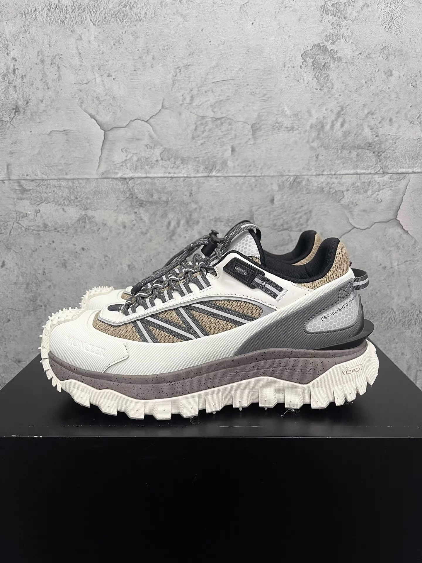Moncler Moncler Tire Sneakers K34 Size US 9.5 / EU 42-43 - 2 Thumbnail