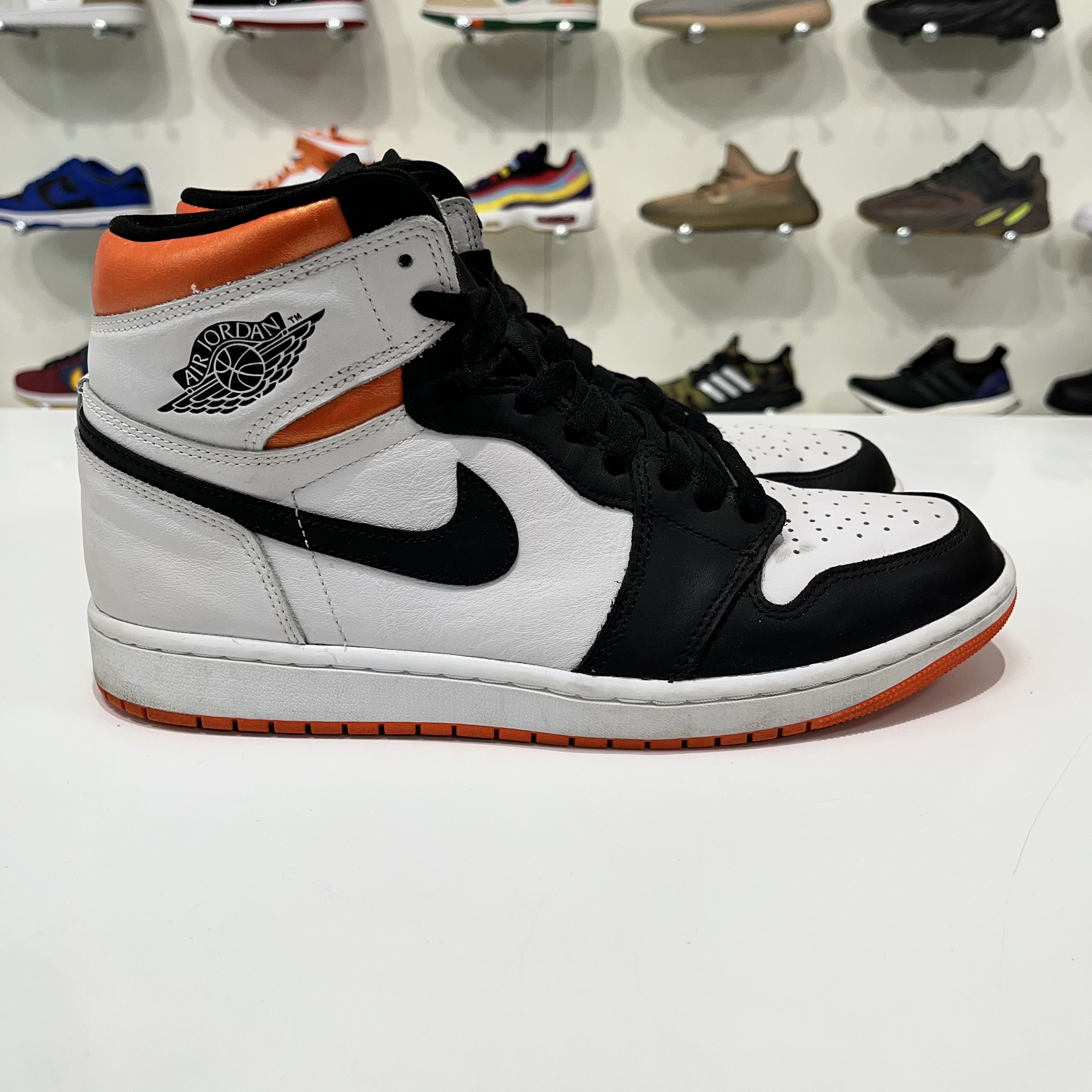 Nike Air Jordan 1 Retro High Electro Orange Size US 10.5 / EU 43-44 - 7 Thumbnail