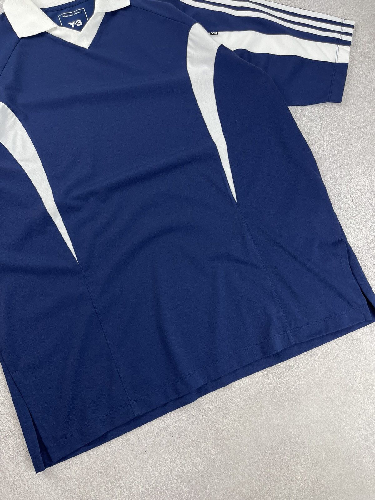 Y-3 Adidas Y-3 Yohji Yamamoto Cut Line Tee Unisex Size M Size US M / EU 48-50 / 2 - 2 Thumbnail