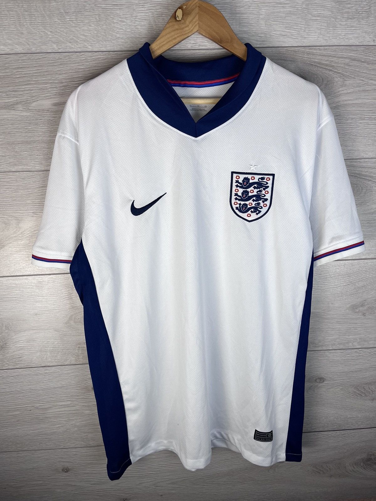 Nike Men’s football T-shirt Nike England 🏴󠁧󠁢󠁥󠁮󠁧󠁿 size Xl sport Size US XL / EU 56 / 4 - 3 Thumbnail