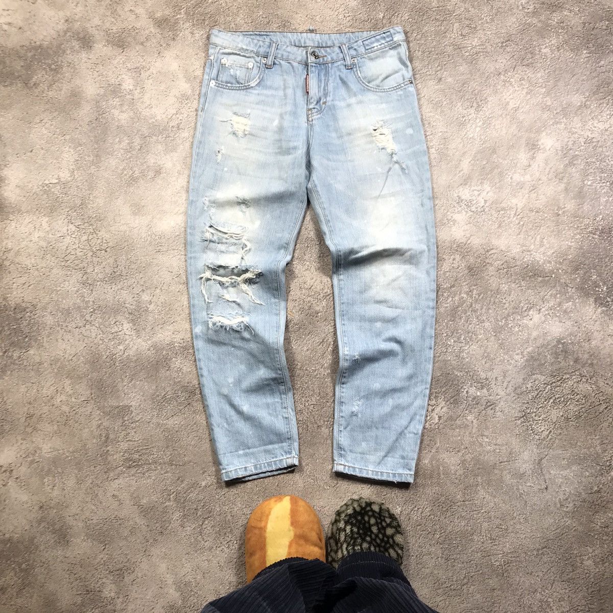 Vintage Vintage 90s Dsquared2 Distressed Baggy Jeans Grunge Logo 33 Size US 33 - 1 Thumbnail