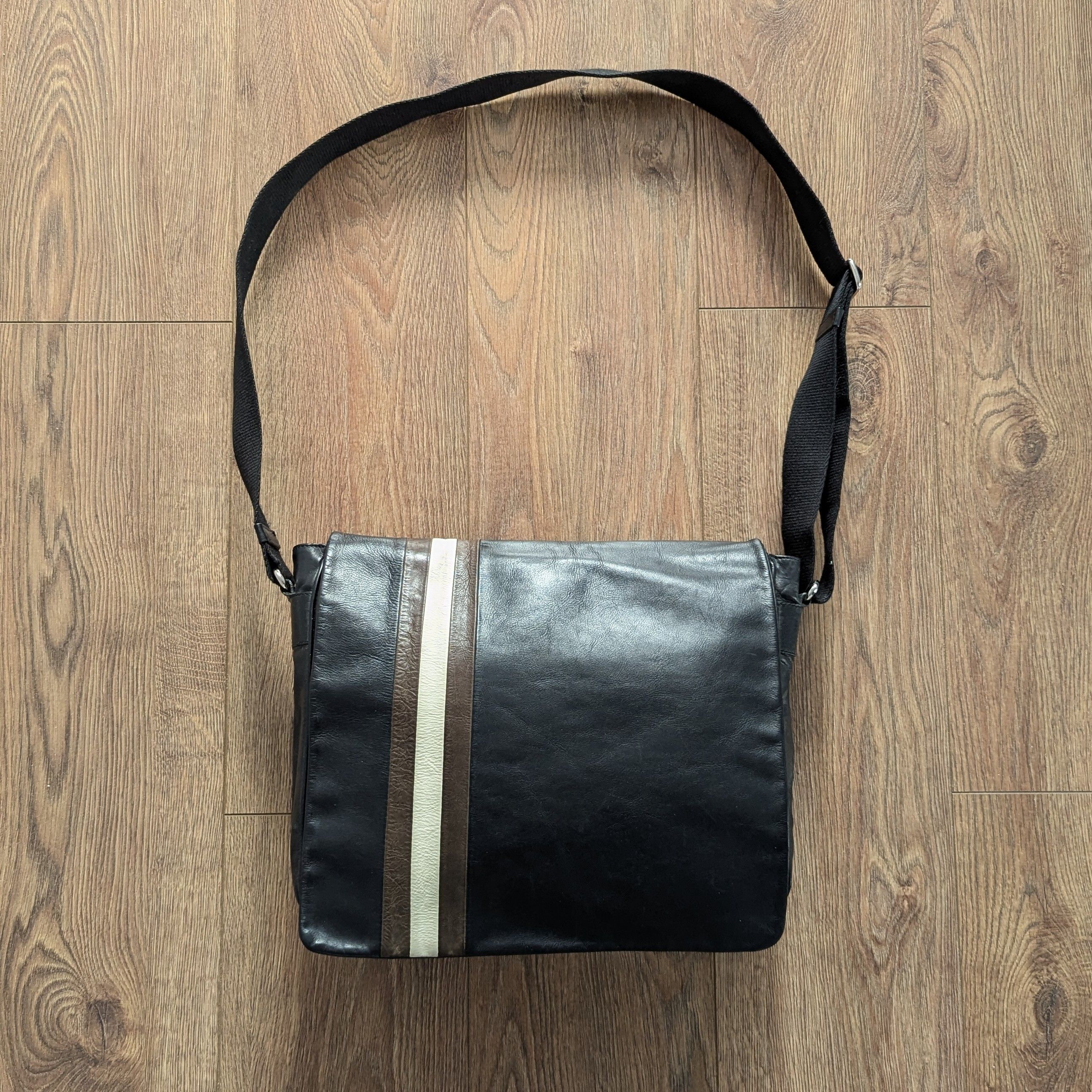 Bally Crossbody Leather Messenger Bag Made In Italy Luxury