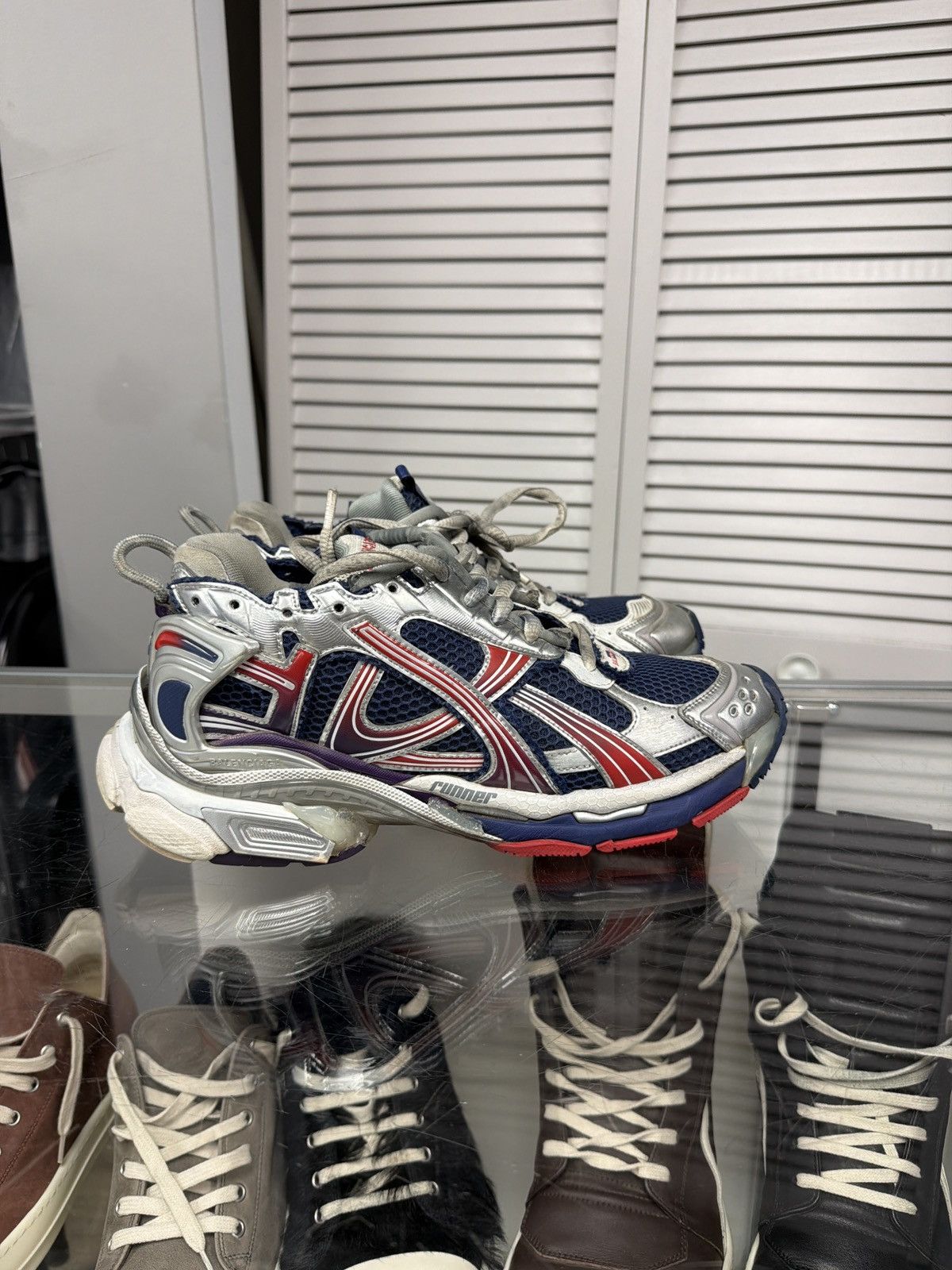 Balenciaga runner v2 navy silver red