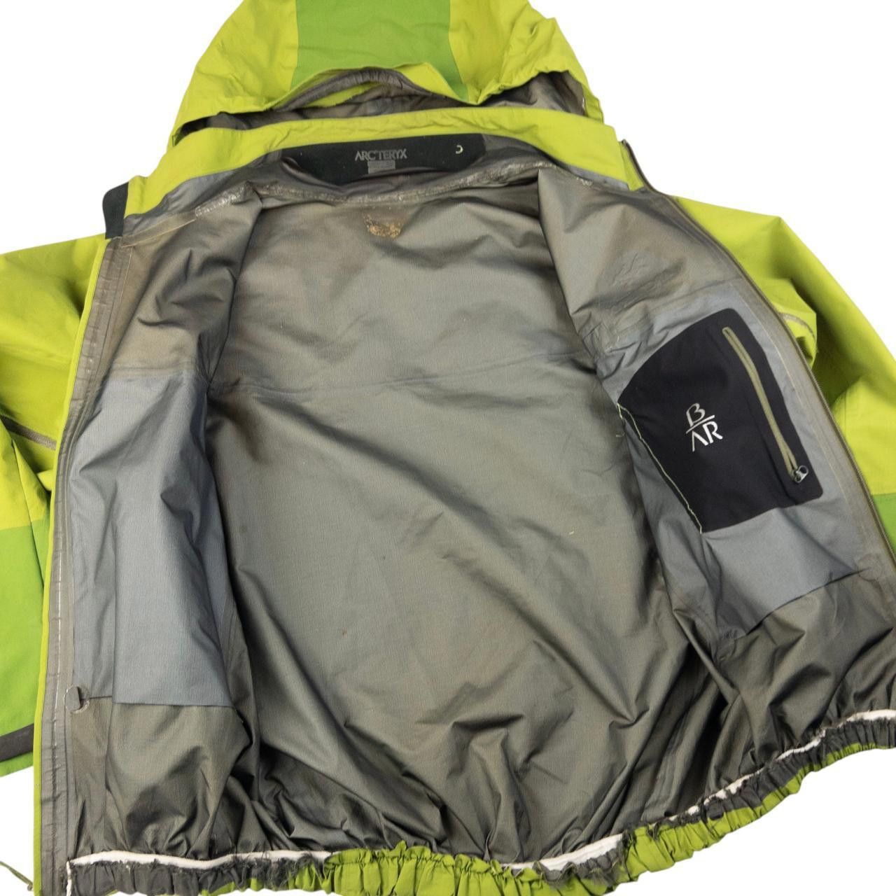 Arc'teryx Vintage Arcteryx Beta Goretex Zip Up Jacket Size L Size US L / EU 52-54 / 3 - 4 Thumbnail