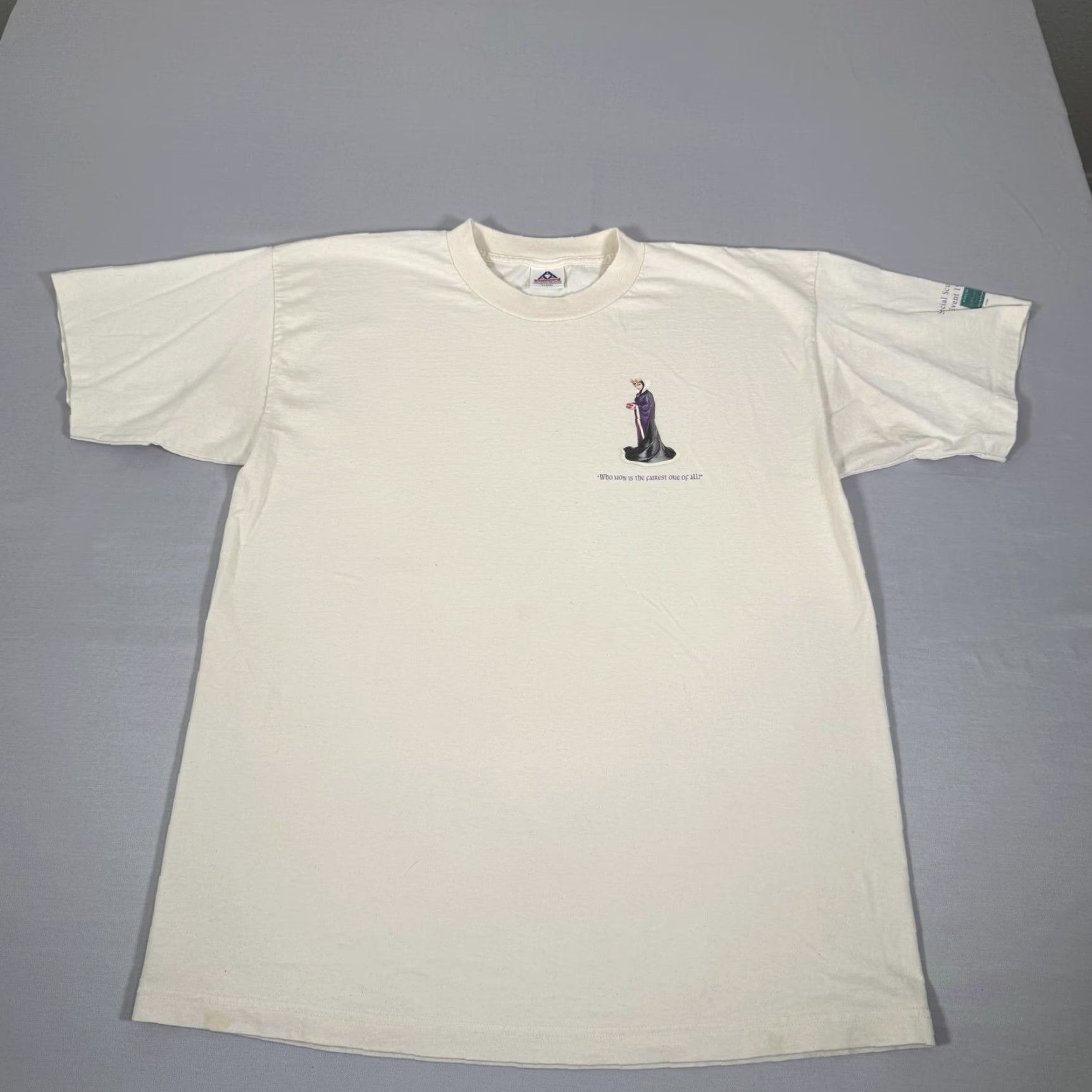 Disney VINTAGE Disney Shirt Mens XL Ivory Snow White Evil Queen Graphic Tee 90s Villains Size US XL / EU 56 / 4 - 2 Thumbnail