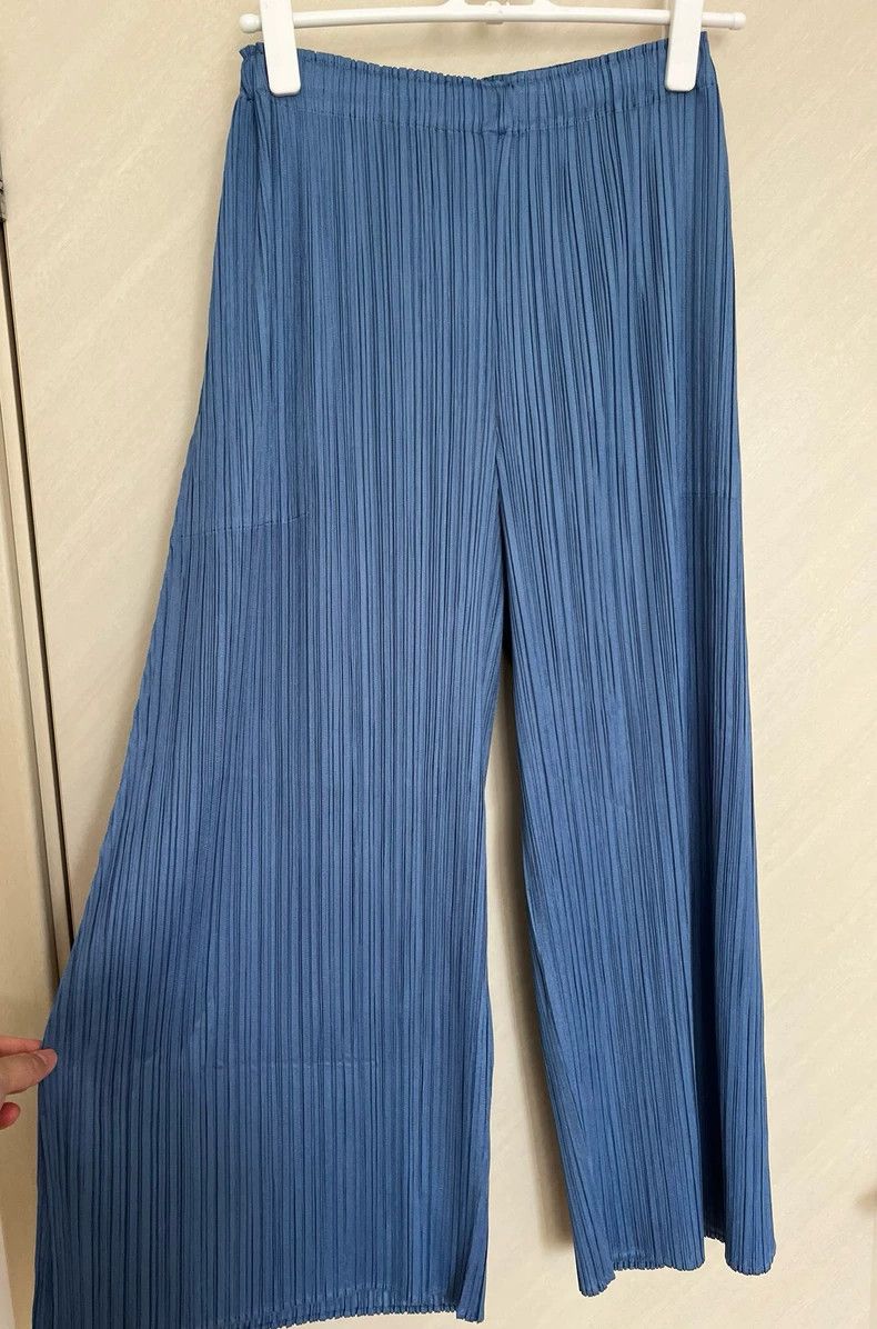 Issey Miyake Issey Miyake size:3 Blue pleated trousers Size 31" - 1 Thumbnail