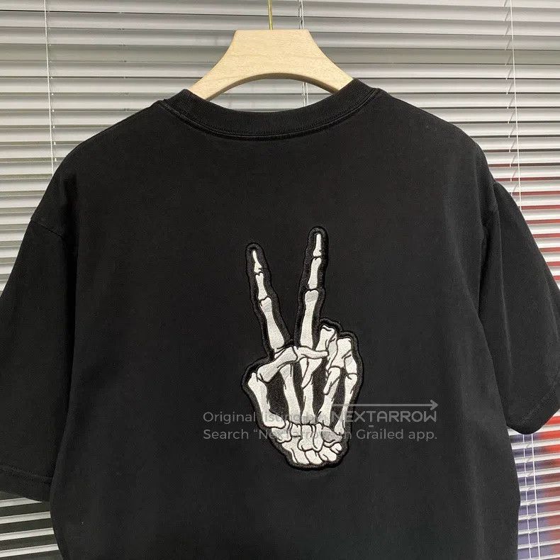 Balenciaga Balenciaga Short-sleeved T-shirt dissolved smile danger vi Size US L / EU 52-54 / 3 - 5 Thumbnail
