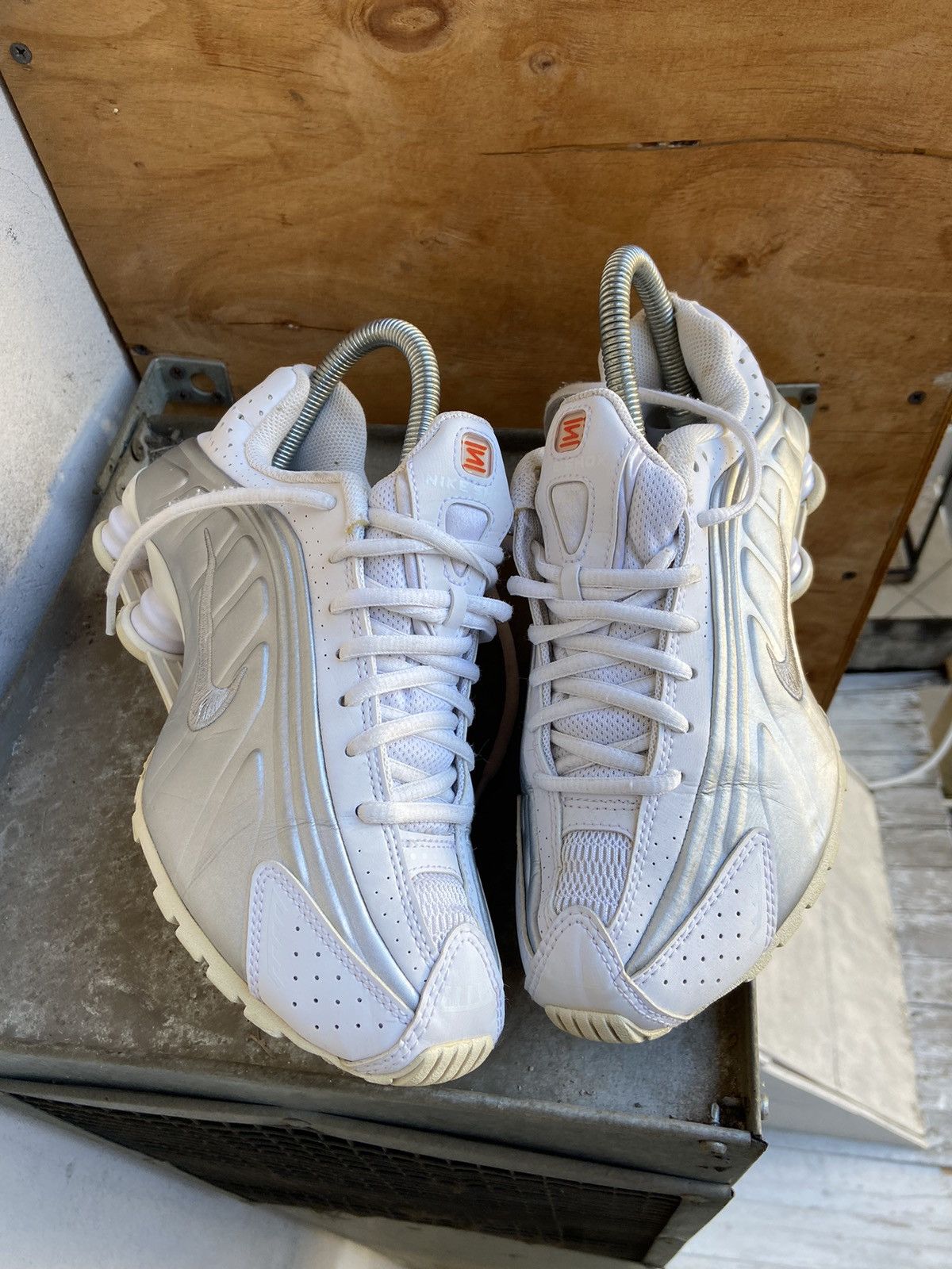 Nike NIKE SHOX R4 WHITE BQ4000-100 Low Top Sneakers Size US 8 / IT 38 - 5 Thumbnail