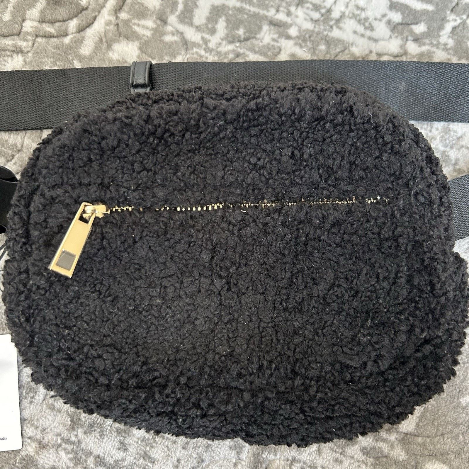 Other Sondra Robert’s Squared Black Sherpa With Gold Accents - New Size ONE SIZE - 4 Thumbnail