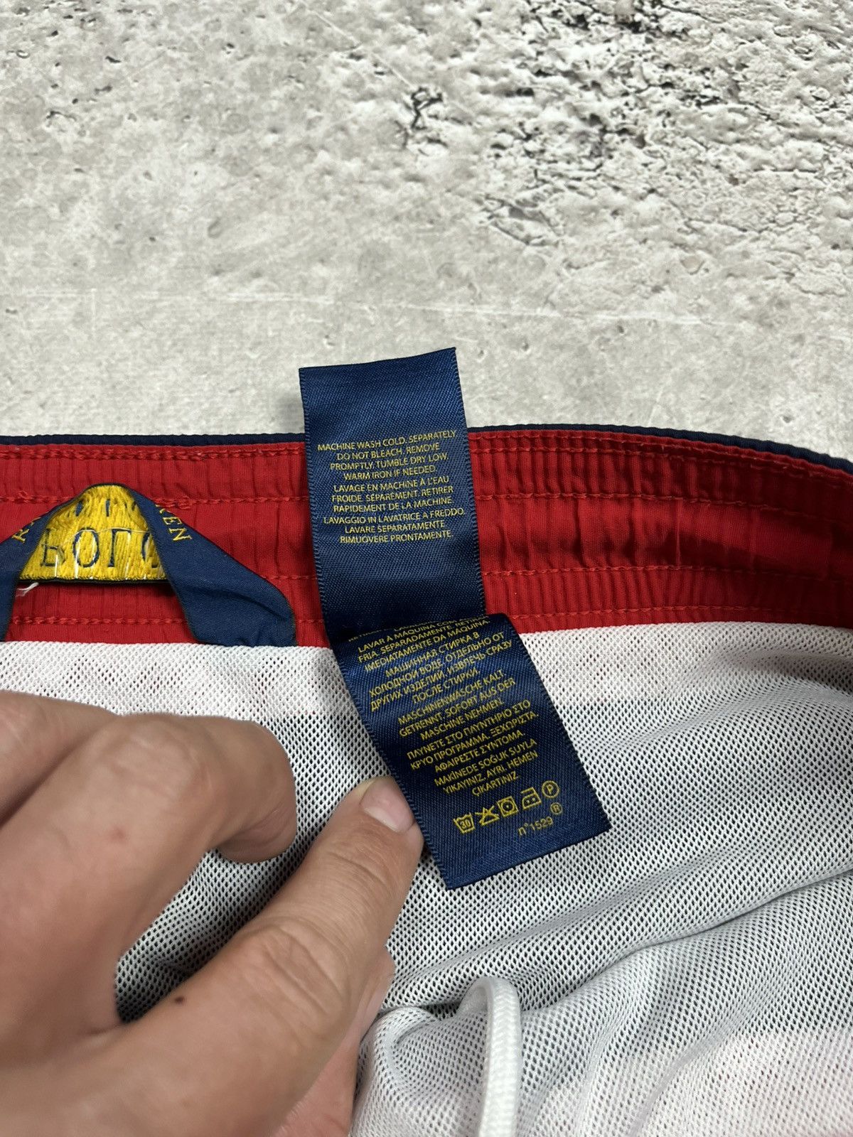 Polo Ralph Lauren Polo Ralph Lauren navy swim shorts red waistband size M Size US 32 / EU 48 - 9 Thumbnail