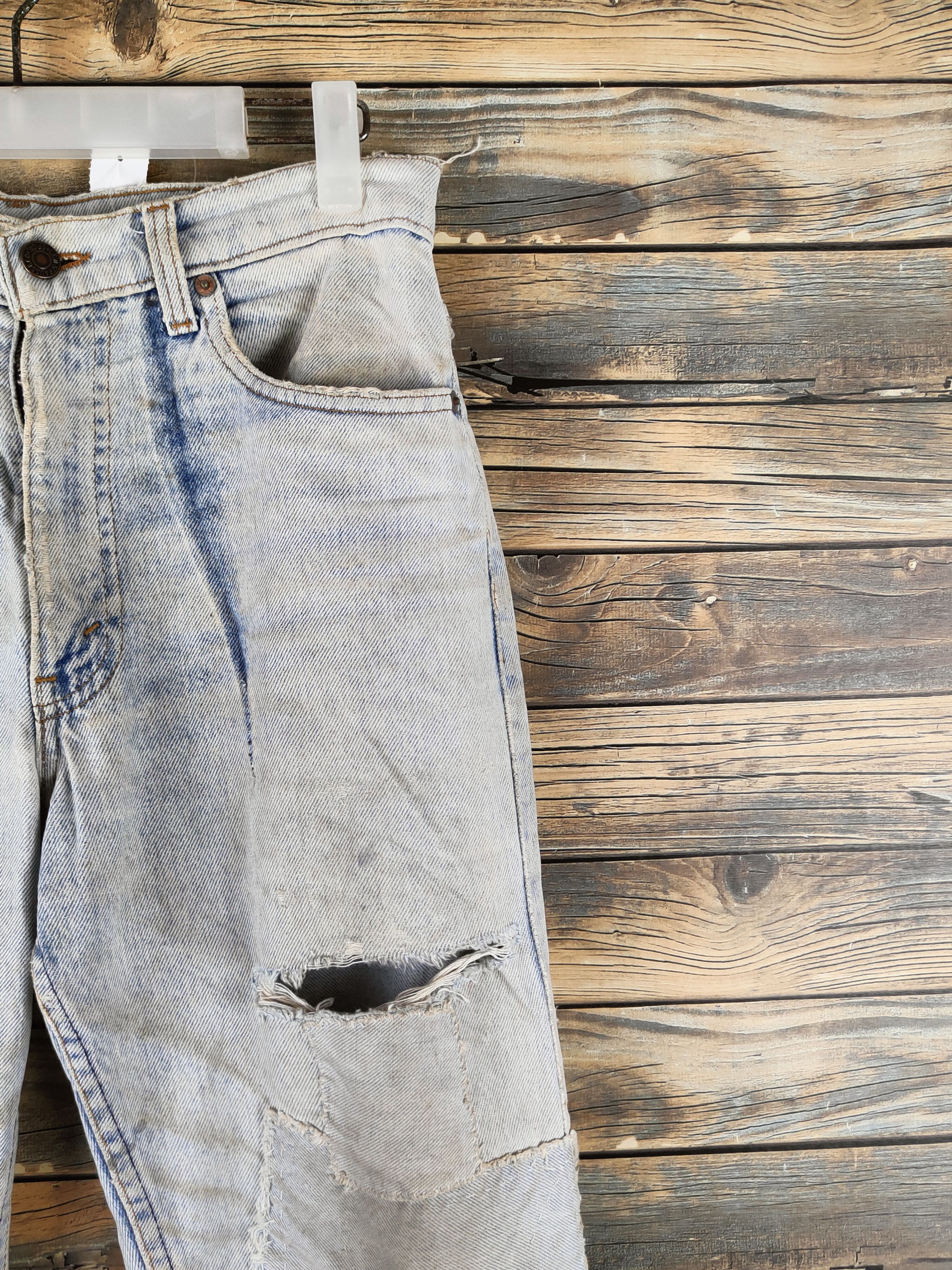 Levi's DL Levi's Light Blue Distressed Ripped denim Jeans #46-394 Size US 31 - 5 Thumbnail