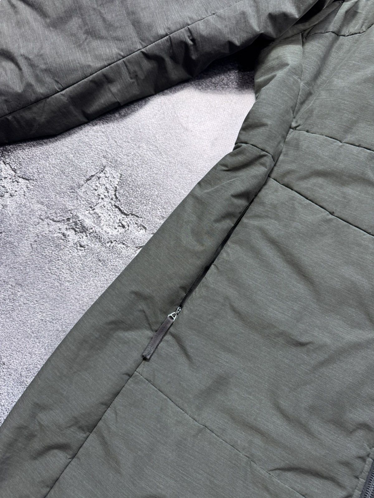 Arc'teryx Arc'teryx Women's Insulated Long Jacket Size L / US 10 / IT 46 - 4 Thumbnail