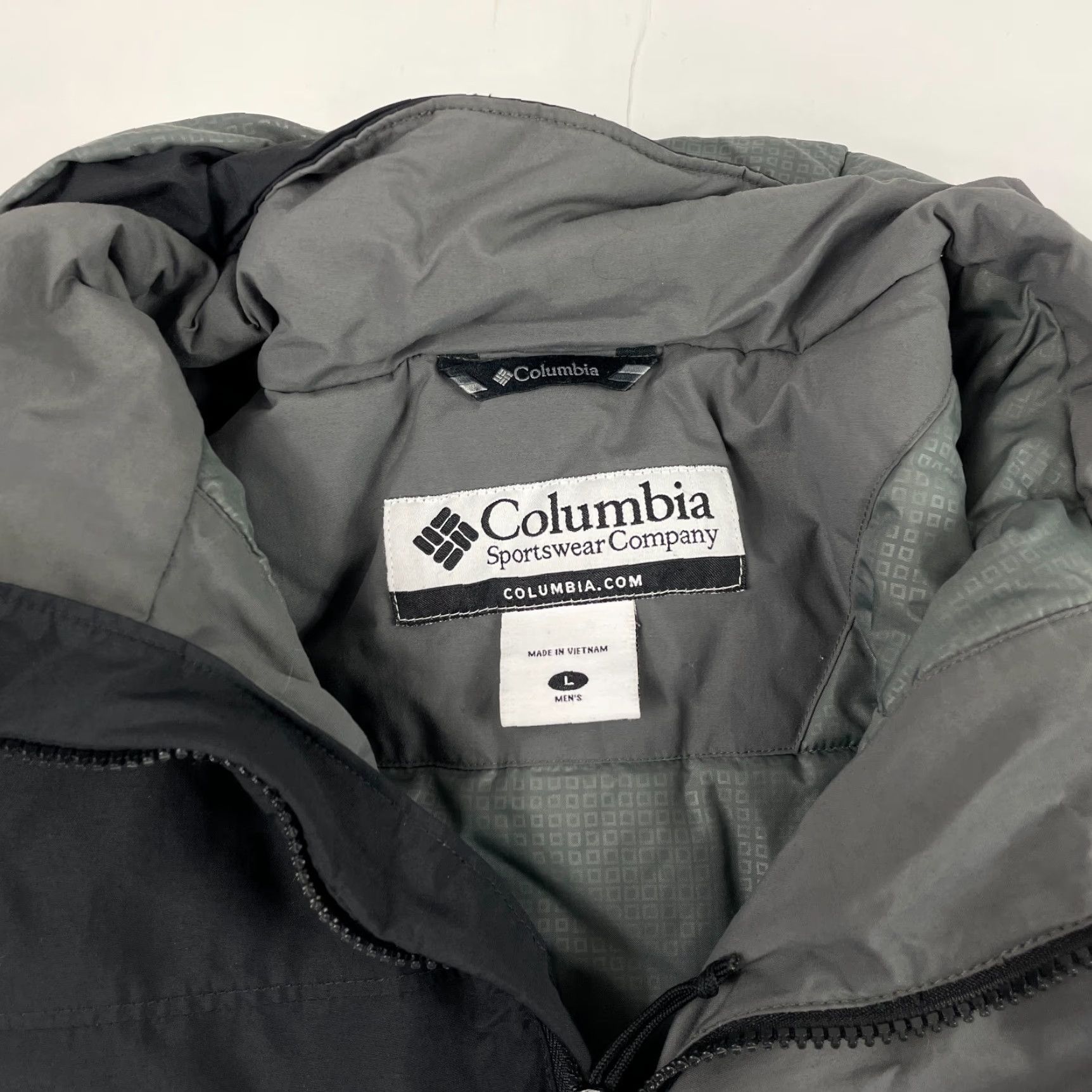 Vintage Columbia Jacket Mens Large Black Omni-Shield Waterproof Hooded Rain Coat Size US L / EU 52-54 / 3 - 7 Thumbnail