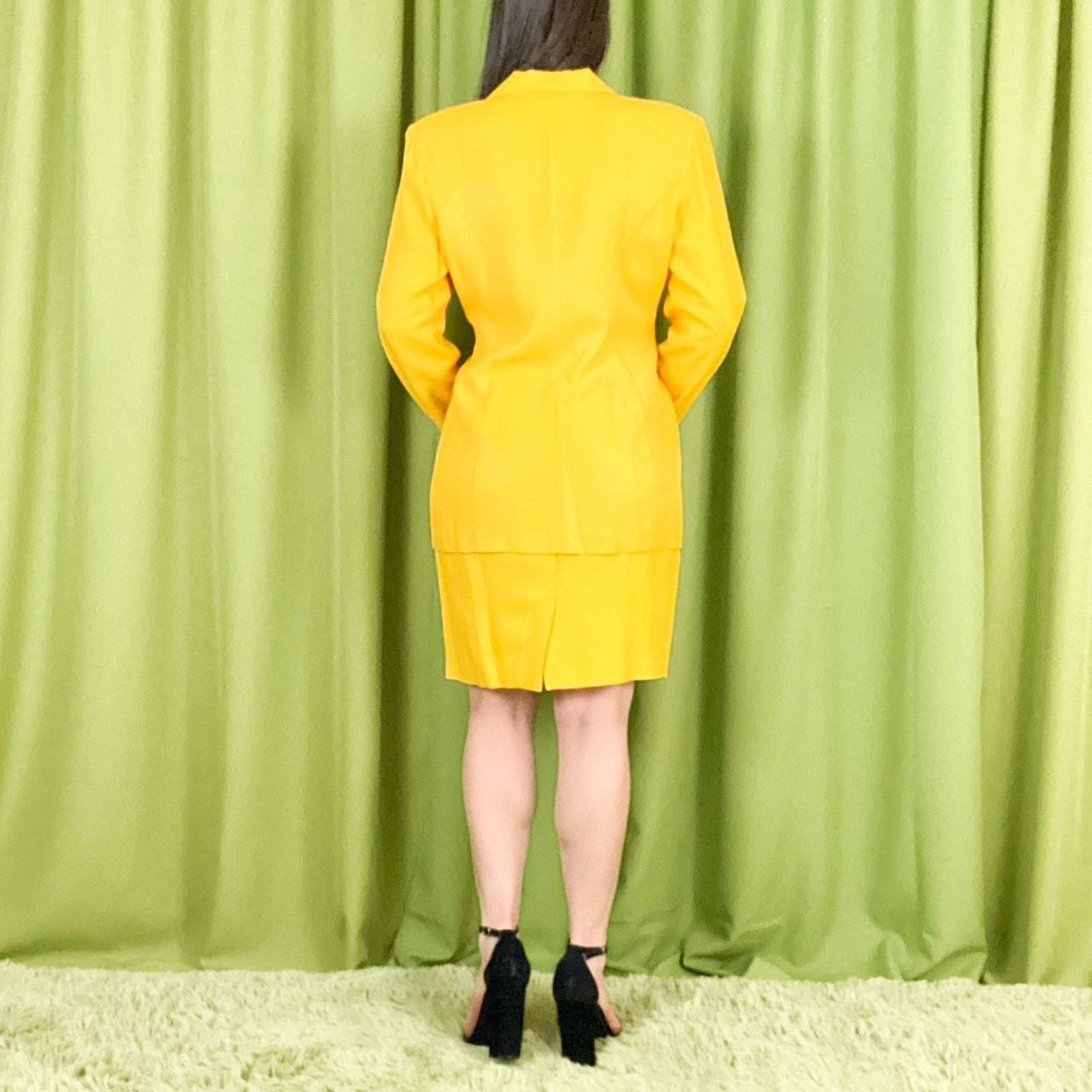 Vintage 80s Vintage Bright Yellow 2 Piece Asymmetrical Skirt Suit Size 28" / US 6 / IT 42 - 4 Thumbnail