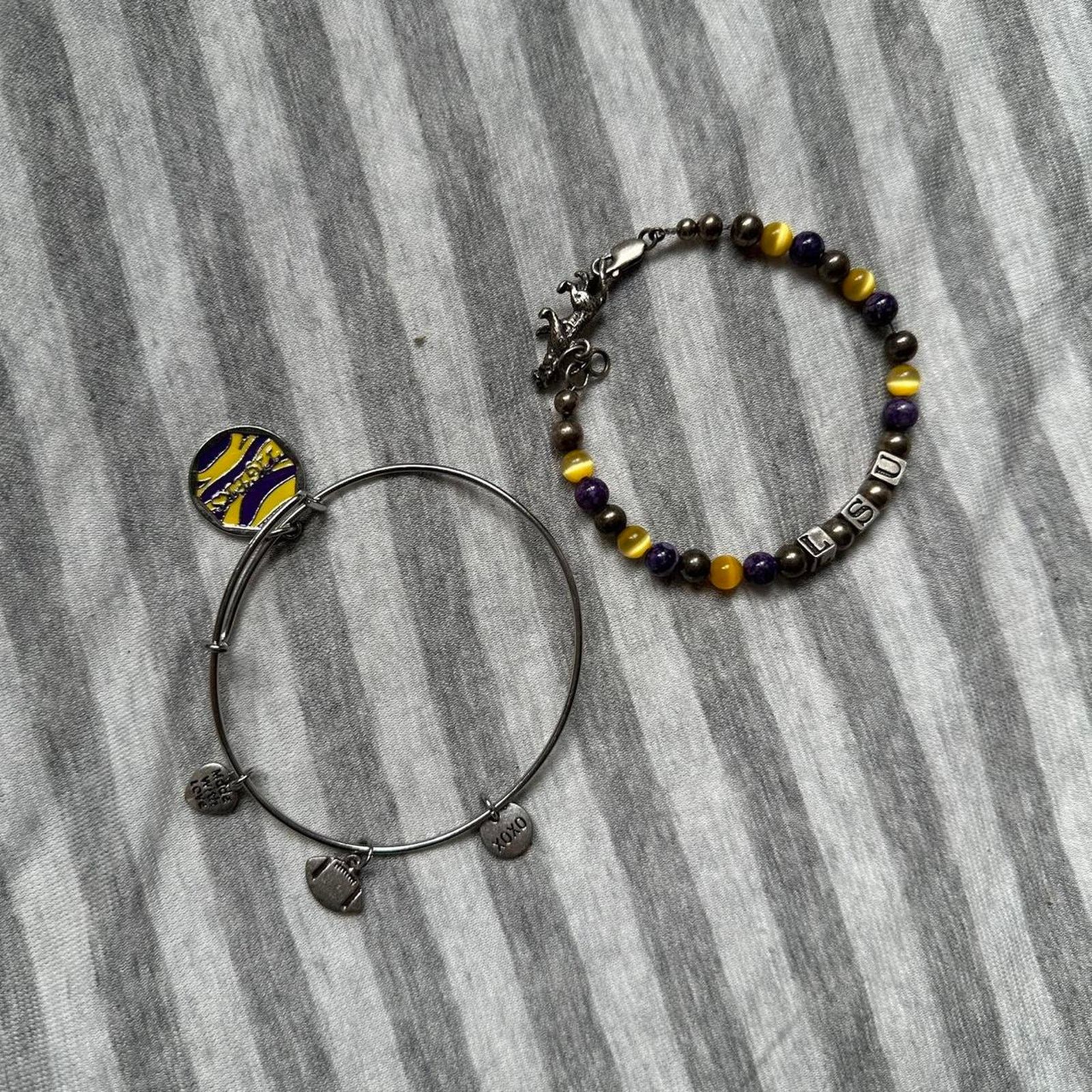 Jewelry × Vintage Super cute vintage 00s lsu bracelet Size ONE SIZE - 5 Thumbnail
