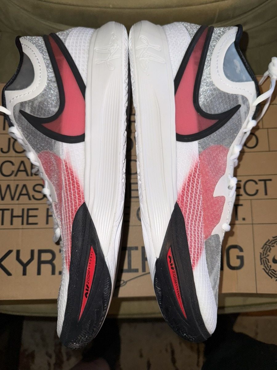 Nike SIZE 18! Nike Kyrie 8 (Rare Unreleased) White/University Red Size US 15 / EU 48 - 6 Thumbnail