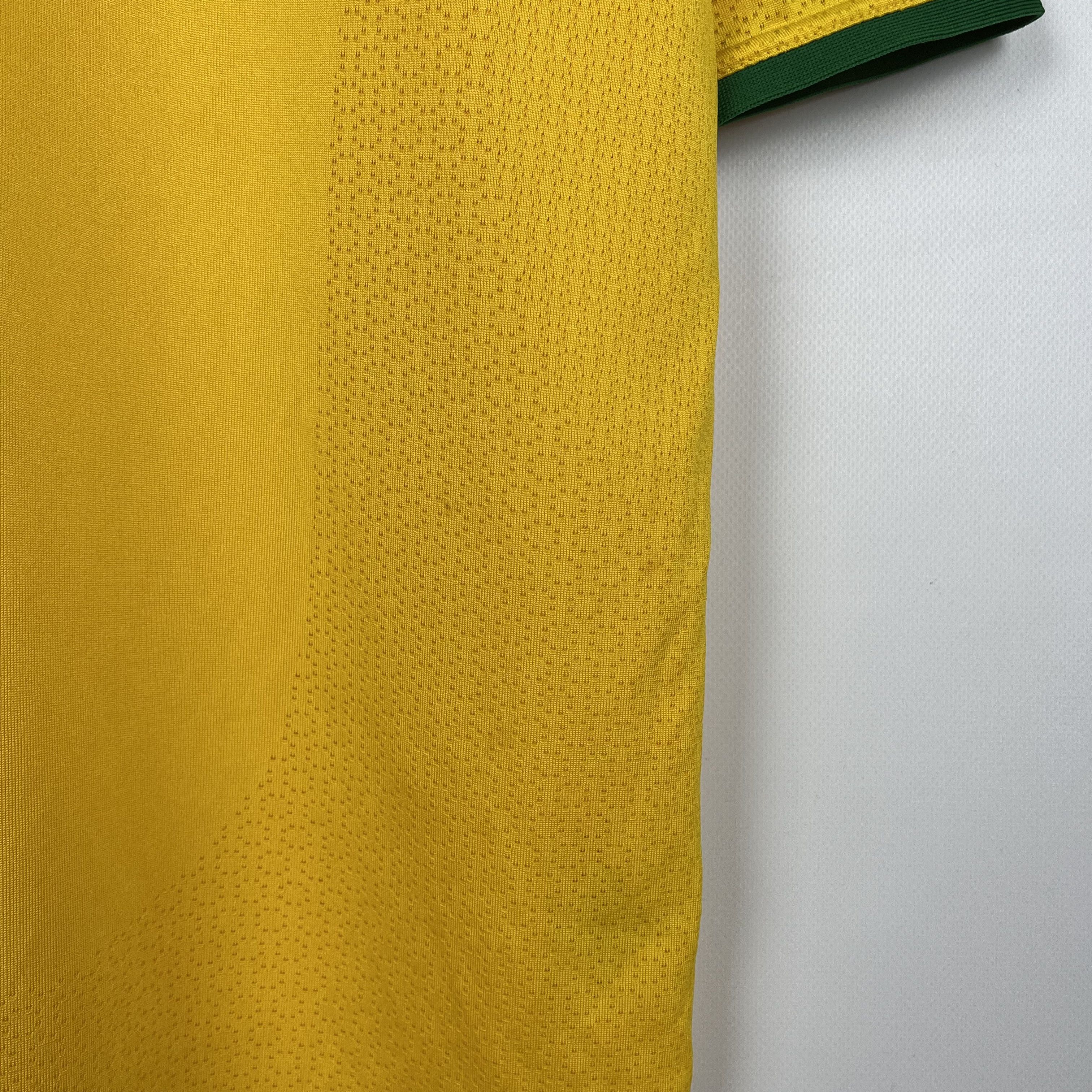 Nike Vintage Nike Brazil Home Soccer Jersey Shirt 2000/2002 Size US XL / EU 56 / 4 - 9 Thumbnail