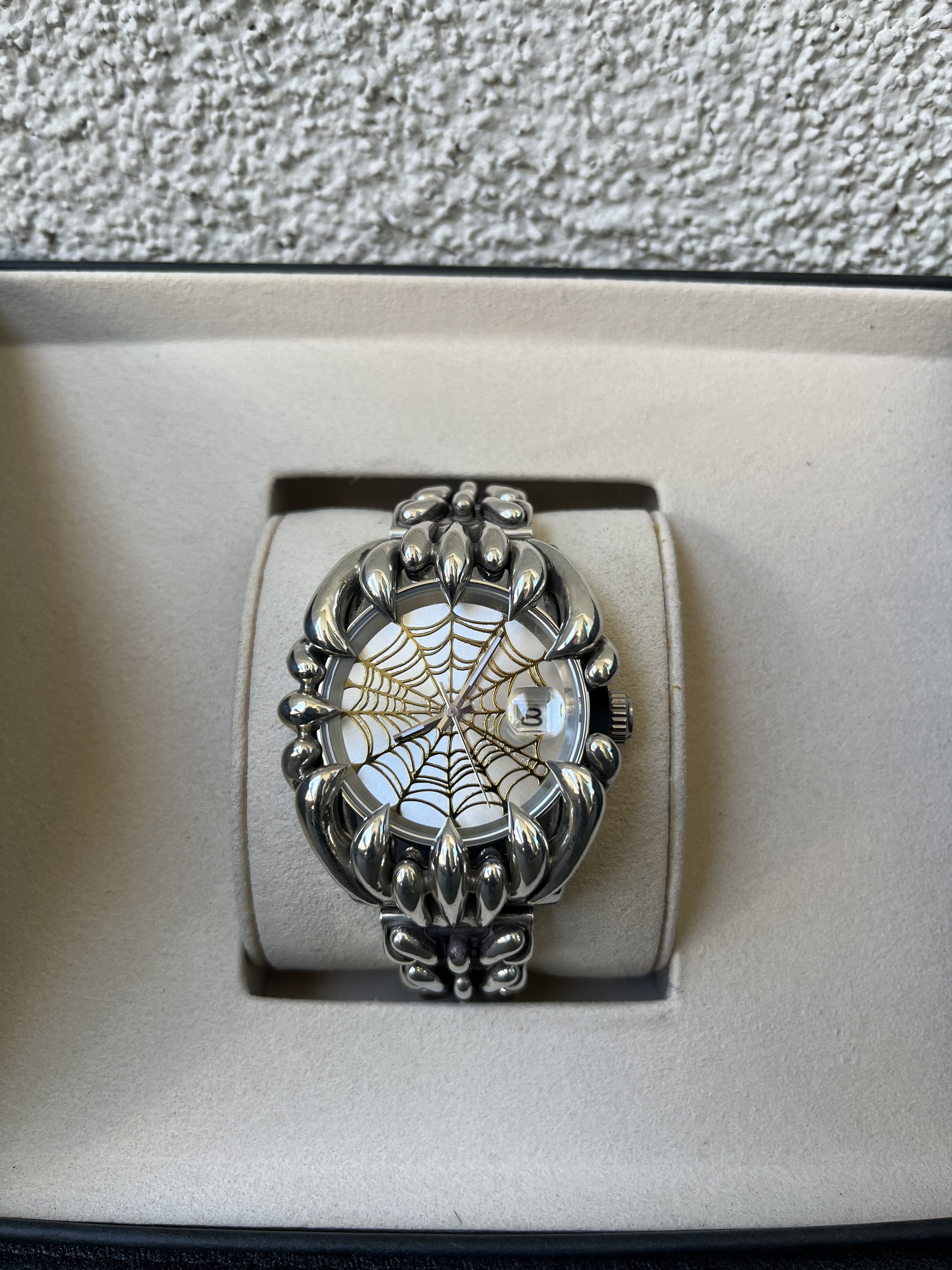 Alabaster Industries Alabaster Industries Golden Web Spider Stainless Steel Watch Size 40 - 1 Thumbnail