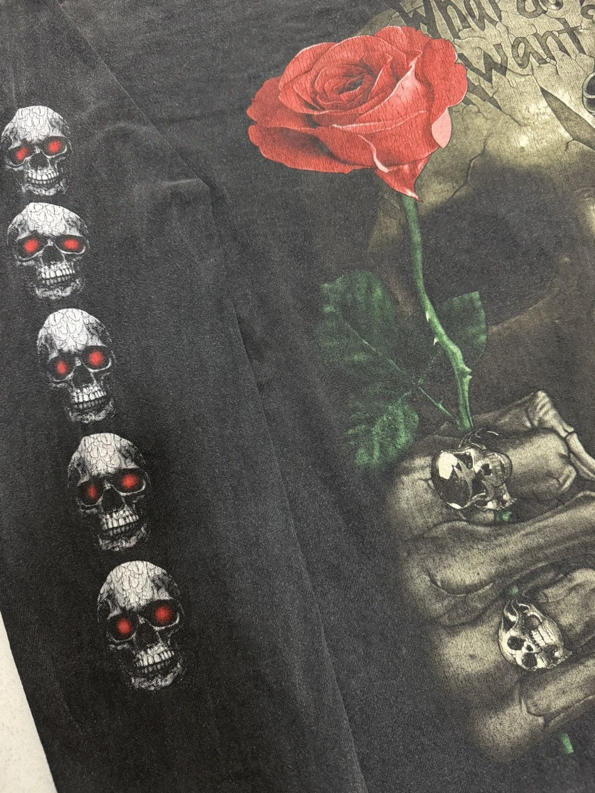 Vintage ROCK CHANG GUN n ROSES SKULLS MIRROR OVERPRINT BOOTLEG L/S Size US XL / EU 56 / 4 - 14 Thumbnail