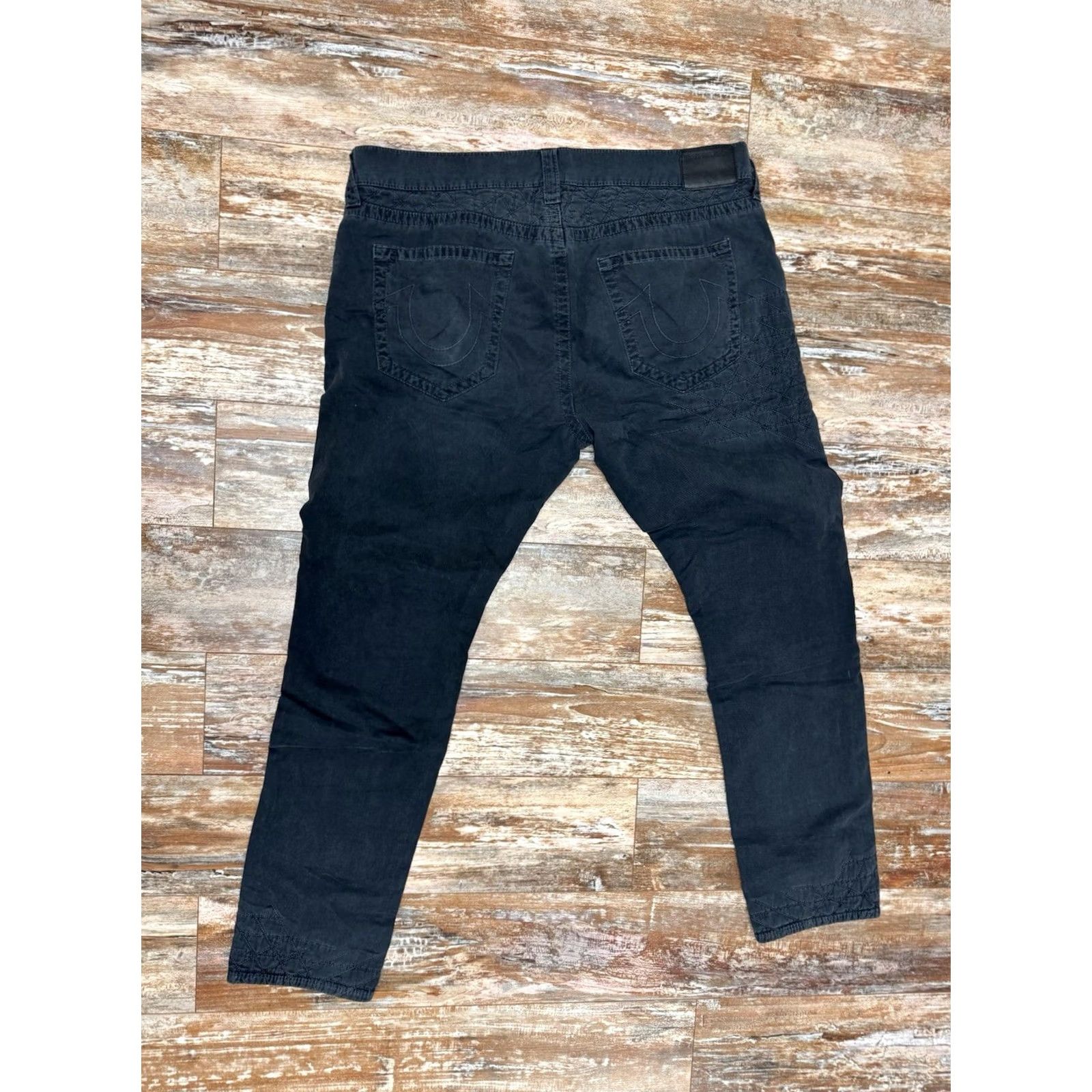 True Religion True Religion Jeans Mens 38x33 Charcoal Dean Geo Quilted Patch Tapered Size US 38 / EU 54 - 2 Thumbnail