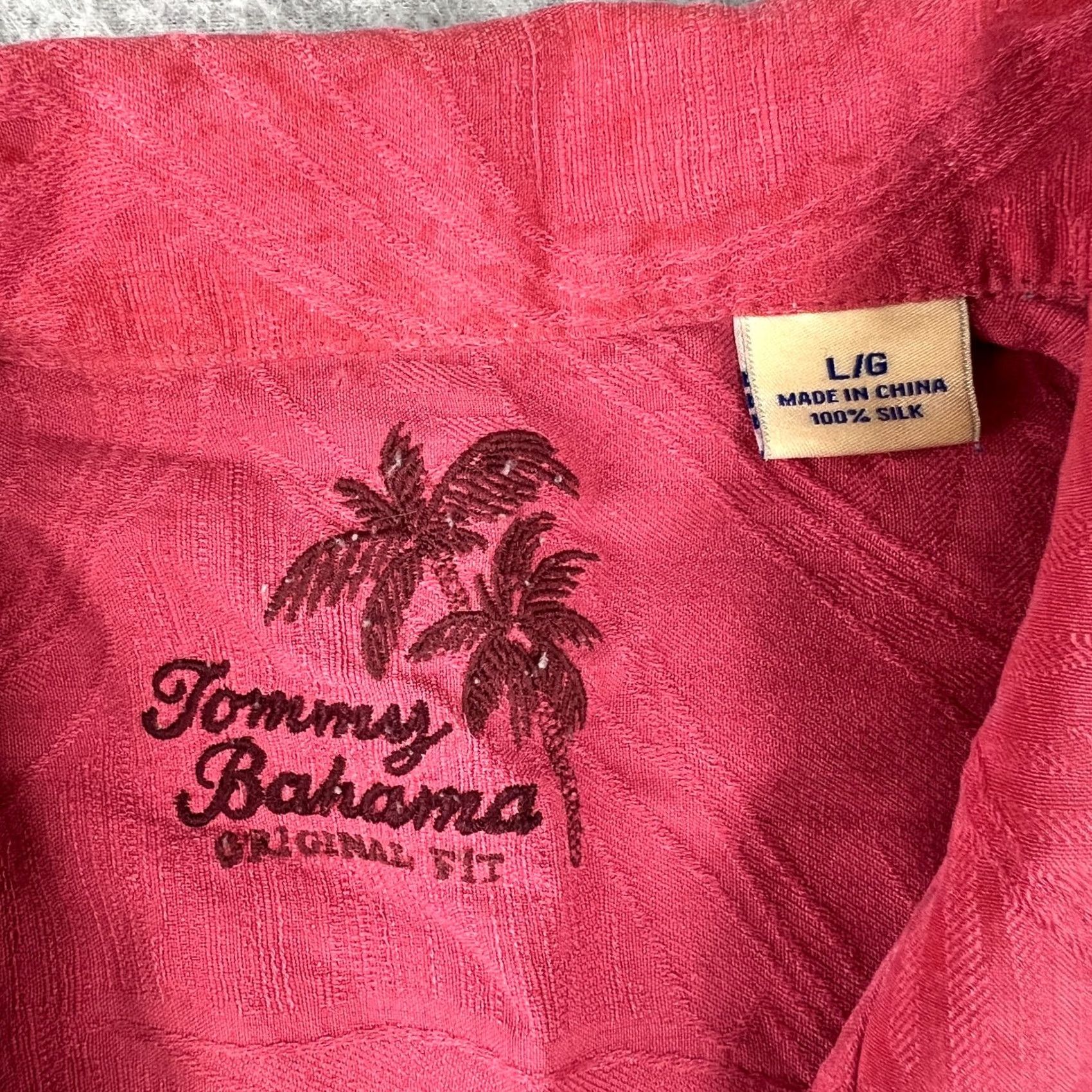Tommy Bahama Tommy Bahama Aloha Hawaiian Shirt Large Red 100% Silk Short Sleeve Loop Collar Size US L / EU 52-54 / 3 - 3 Thumbnail