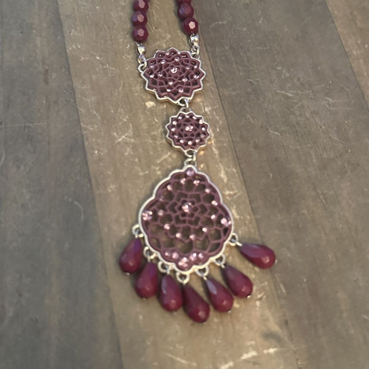 Other Charming Charlie gold filigree drop pendant bead necklace Size ONE SIZE - 3 Thumbnail