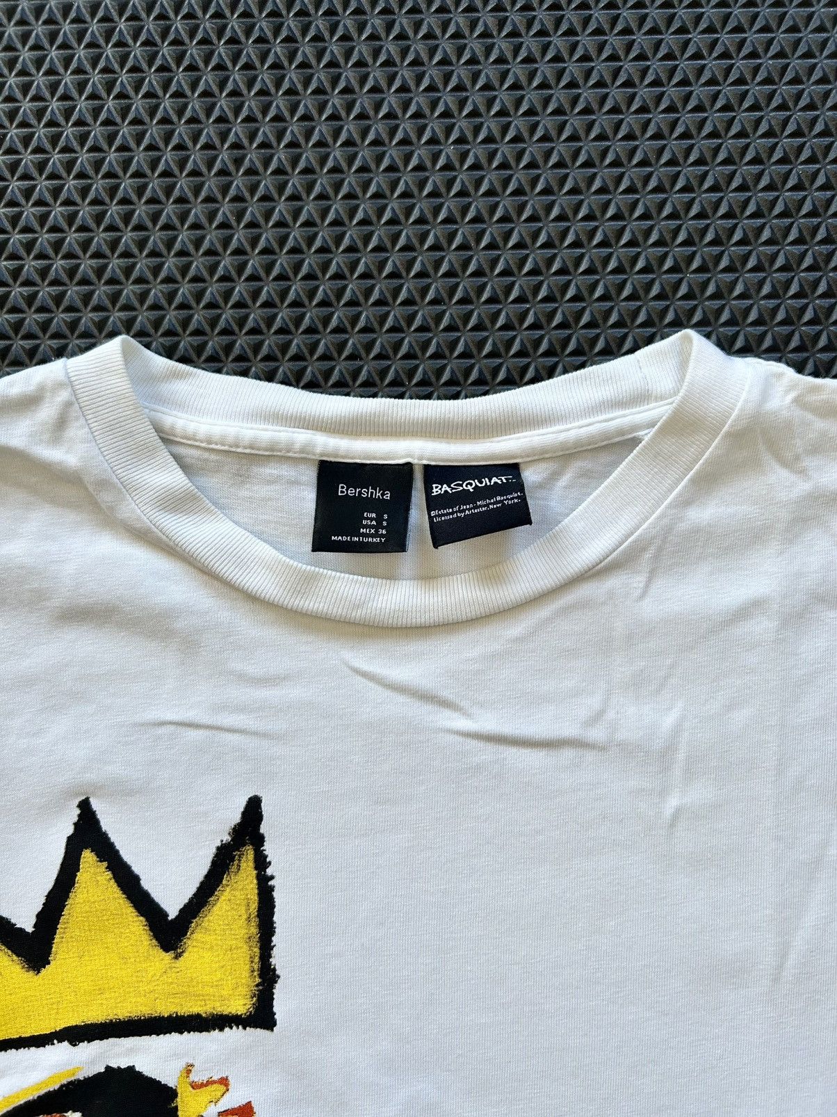 Bershka Basquiat Dinosaur Tshirt Size US S / EU 44-46 / 1 - 3 Thumbnail