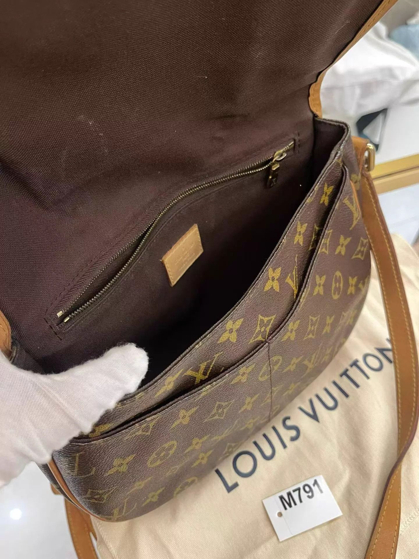 Louis Vuitton Louis Vuitton Pumpkin PM Bag 28x21x8 Good Condition Size ONE SIZE - 9 Thumbnail