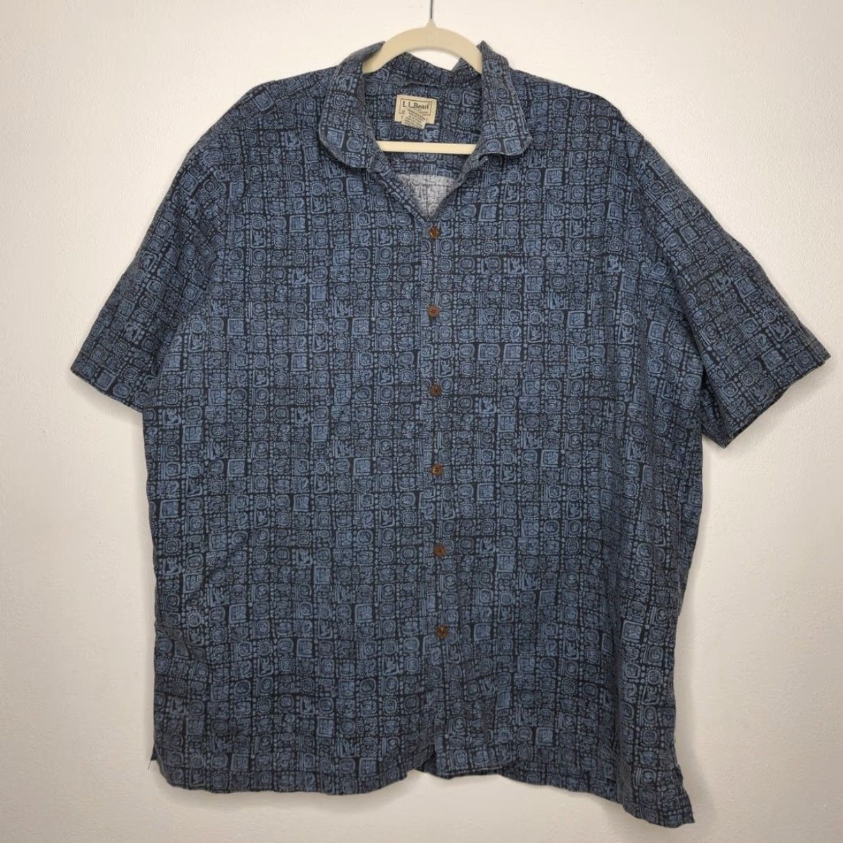 Vintage VINTAGE L.L. Bean Shirt AOP Art Button Short Sleeve XL Tiki Hawaiian Blue Mens Size US XL / EU 56 / 4 - 2 Thumbnail