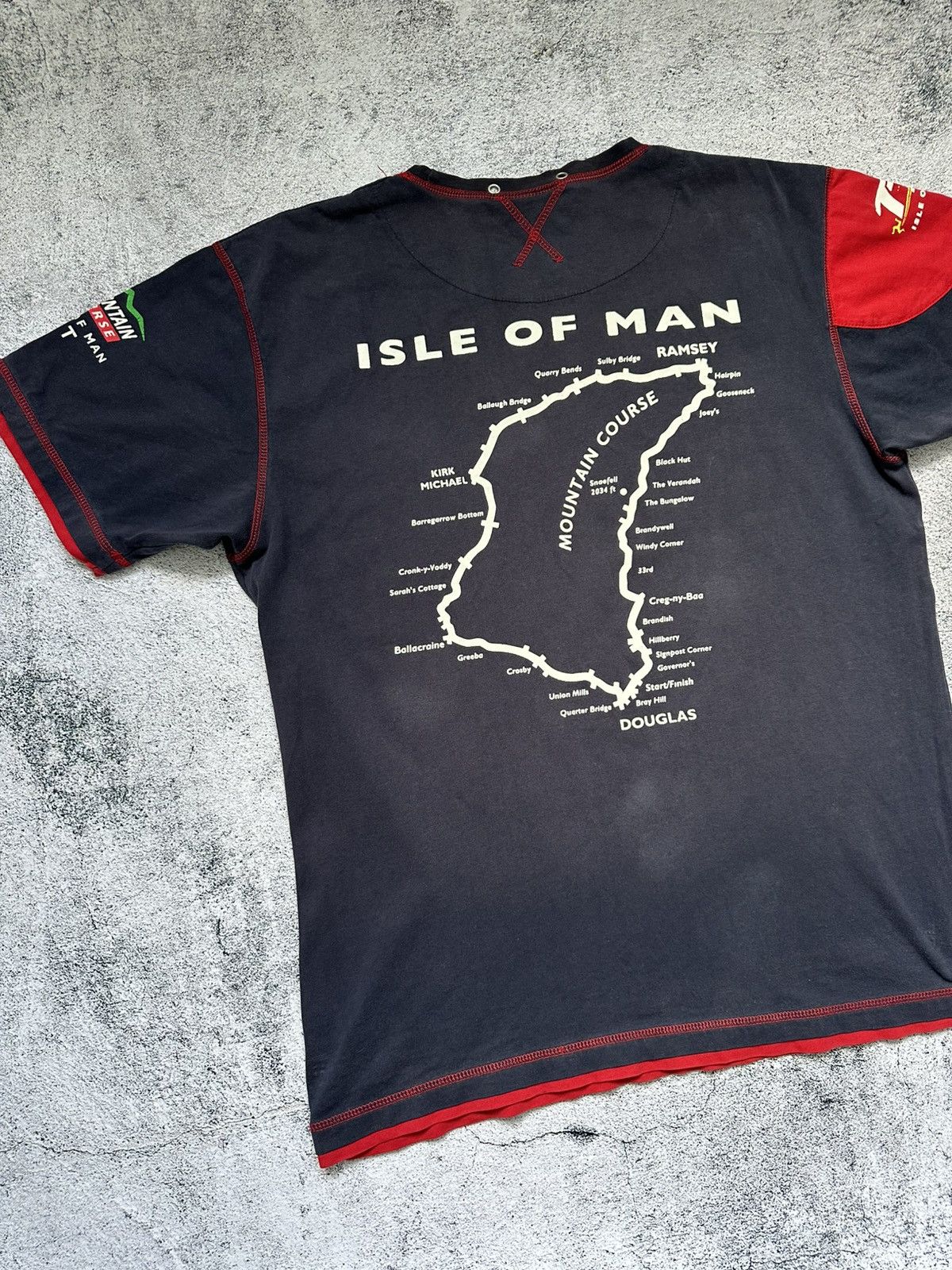 Vintage TT Isle of Man 2010 T-shirt Road Races Mountain Course Size US L / EU 52-54 / 3 - 12 Thumbnail