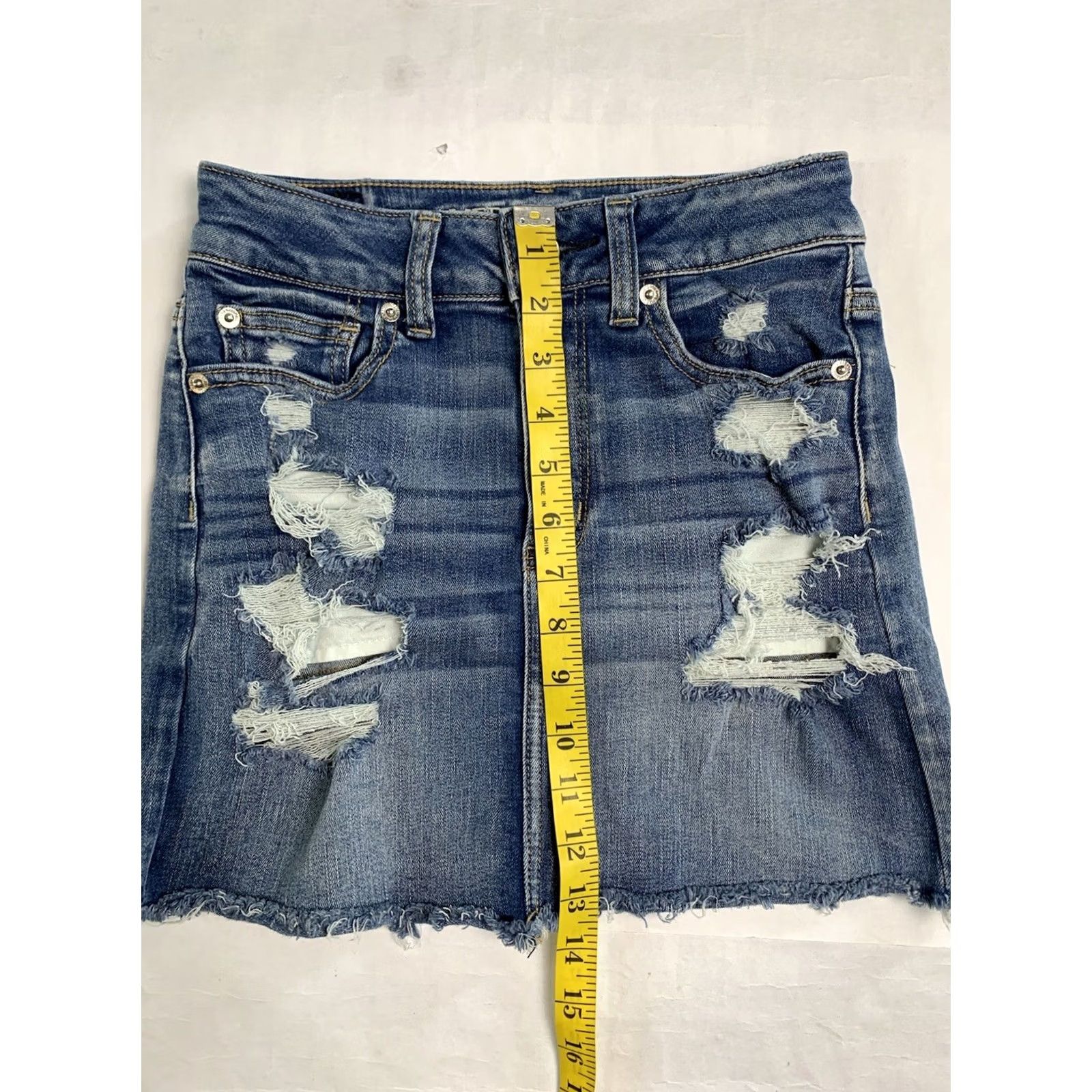 American Eagle Outfitters VINTAGE American Eagle Outfitters Skirt Womens 0 Distressed Blue Denim Short Mini 90s 80s Pockets Zipper Button Logo Domestic China Mens? Size 25" / US 0 / IT 36 - 5 Thumbnail