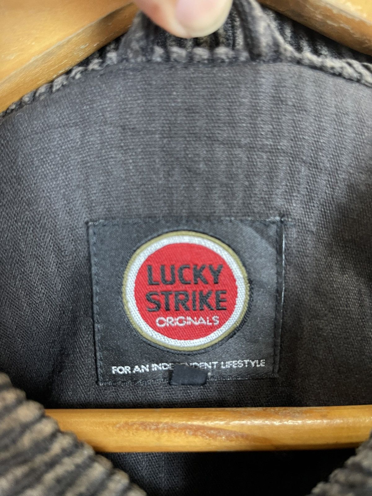 Vintage VINTAGE LUCKY STRIKE CORDUROY JACKET Size US L / EU 52-54 / 3 - 5 Thumbnail